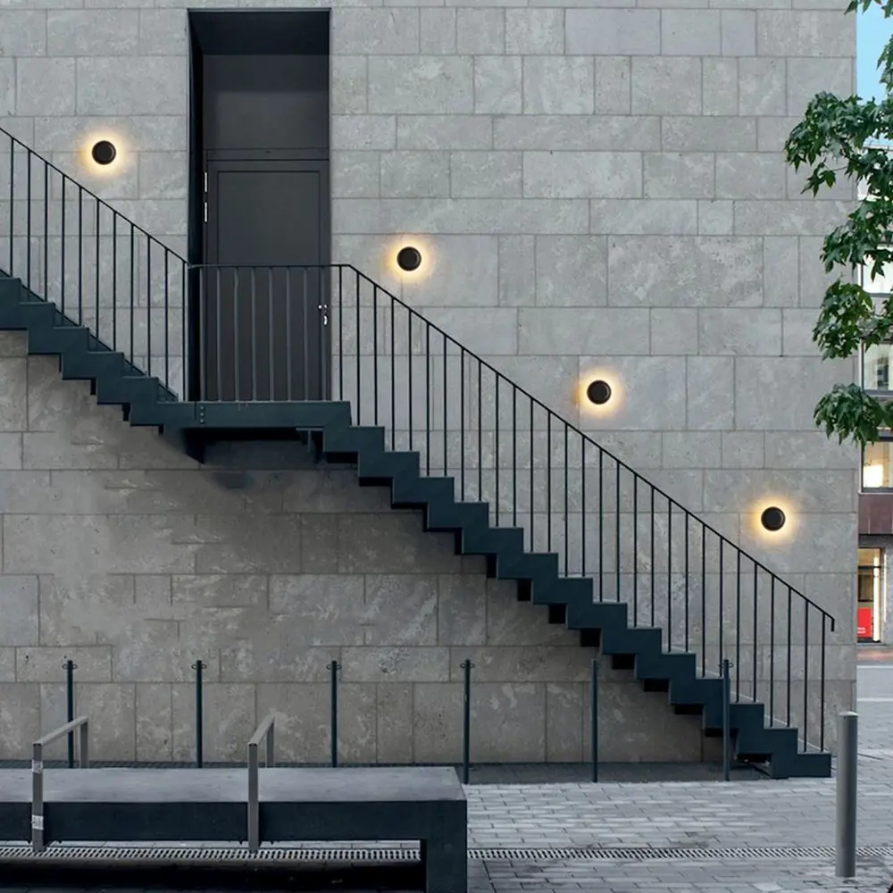 Фото 4 Настенный светильник светодиодный влагозащищенный Imperiumloft 224205-23 Point теплый белый свет цвет черный Фото 4 Настенный светильник светодиодный влагозащищенный Imperiumloft 224205-23 Point теплый белый свет цвет черный