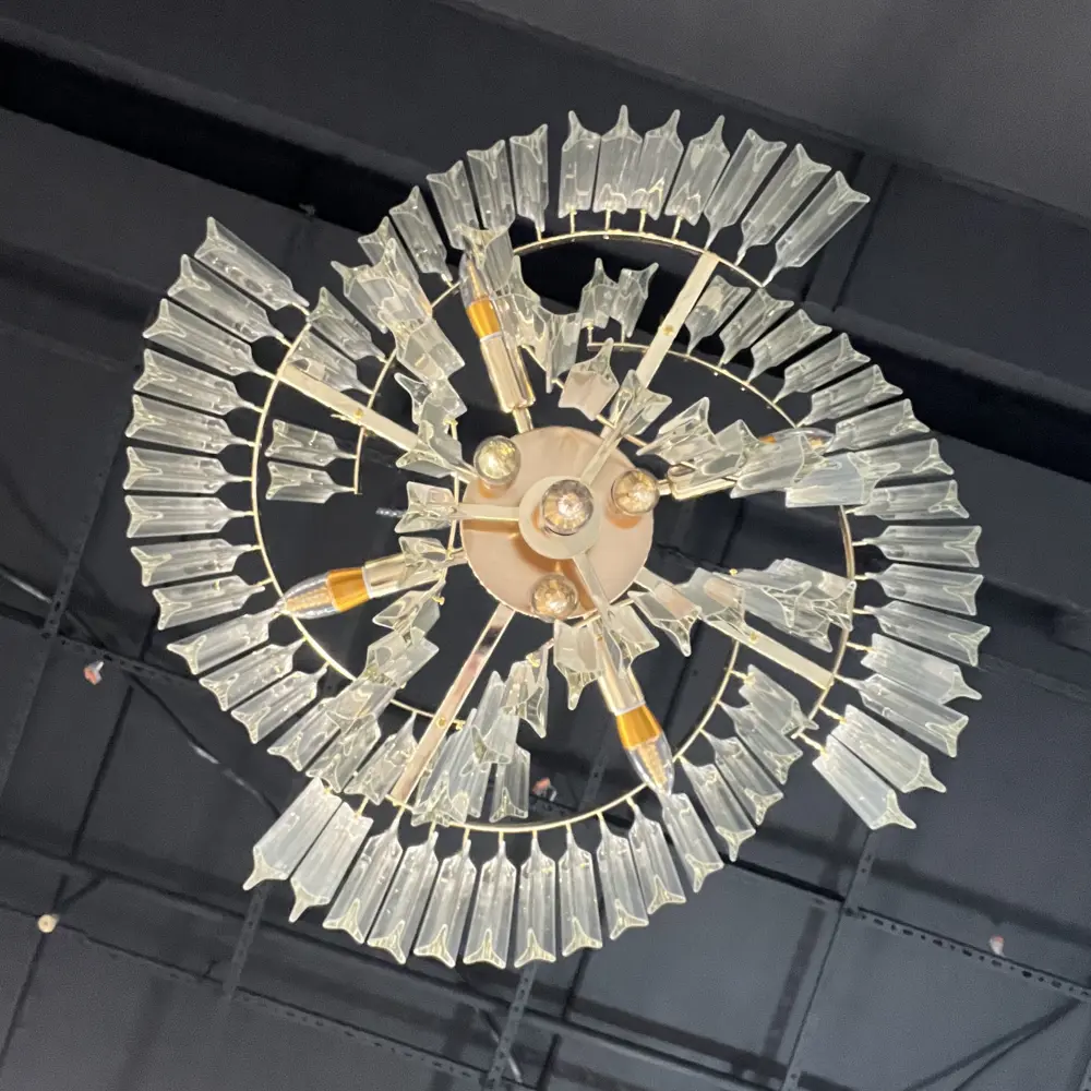 Фото 7 Люстра подвесная Imperiumloft Waltz 102208-26 10 ламп 20 м² цвет прозрачный/золотой Фото 7 Люстра подвесная Imperiumloft Waltz 102208-26 10 ламп 20 м² цвет прозрачный/золотой