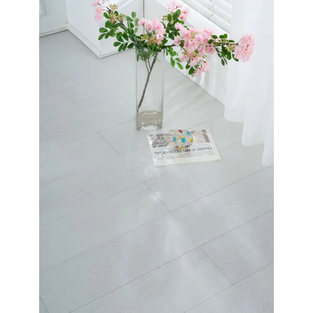 Фото 12 Ламинат Lamiwood Select Дуб Белый 34 класс толщина 12 мм с фаской 1.66 м² цена за упаковку Фото 12 Ламинат Lamiwood Select Дуб Белый 34 класс толщина 12 мм с фаской 1.66 м² цена за упаковку