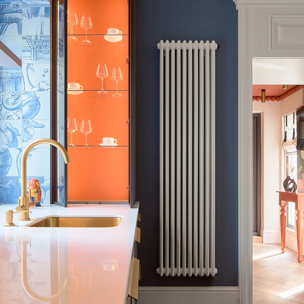 Фото 10 Радиатор трубчатый Кзто Batarìa 2-1750 1750/70 4 секций боковое подключение сталь белый с кронштейном