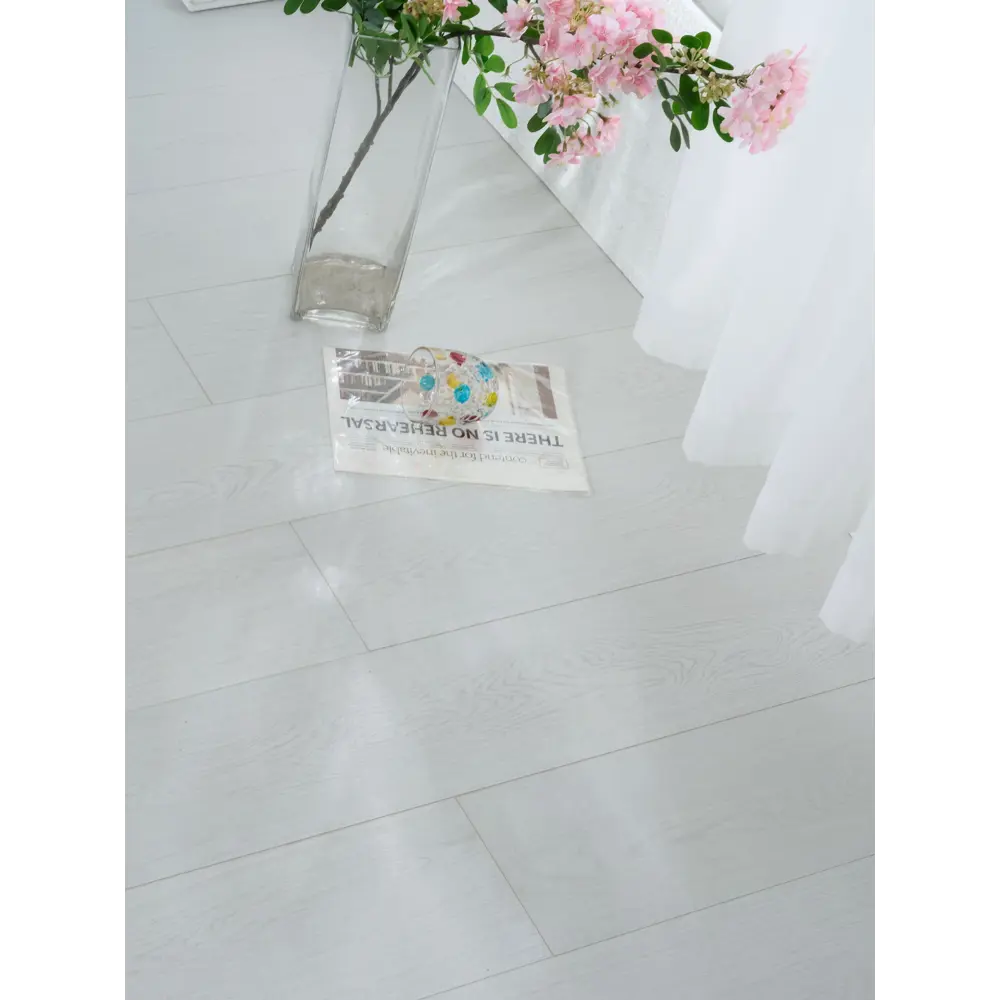 Фото 8 Ламинат Lamiwood Select Дуб Белый 34 класс толщина 8 мм с фаской 1.90 м² цена за упаковку Фото 8 Ламинат Lamiwood Select Дуб Белый 34 класс толщина 8 мм с фаской 1.90 м² цена за упаковку