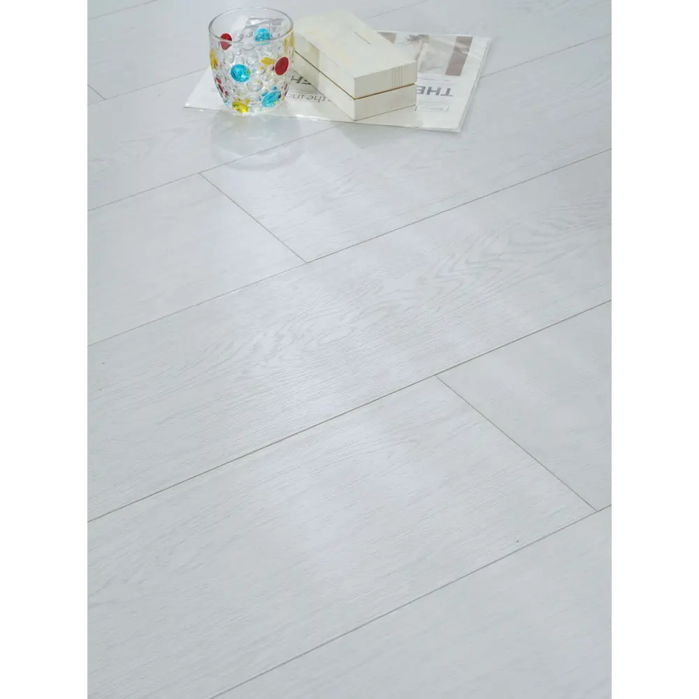 Фото 10 Ламинат Lamiwood Select Дуб Белый 34 класс толщина 8 мм с фаской 1.90 м² цена за упаковку Фото 10 Ламинат Lamiwood Select Дуб Белый 34 класс толщина 8 мм с фаской 1.90 м² цена за упаковку