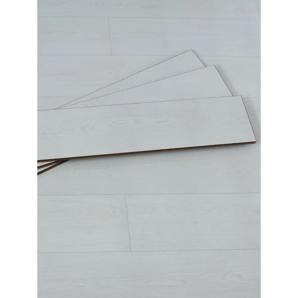 Фото 17 Ламинат Lamiwood Select Дуб Белый 34 класс толщина 8 мм с фаской 1.90 м² цена за упаковку Фото 17 Ламинат Lamiwood Select Дуб Белый 34 класс толщина 8 мм с фаской 1.90 м² цена за упаковку