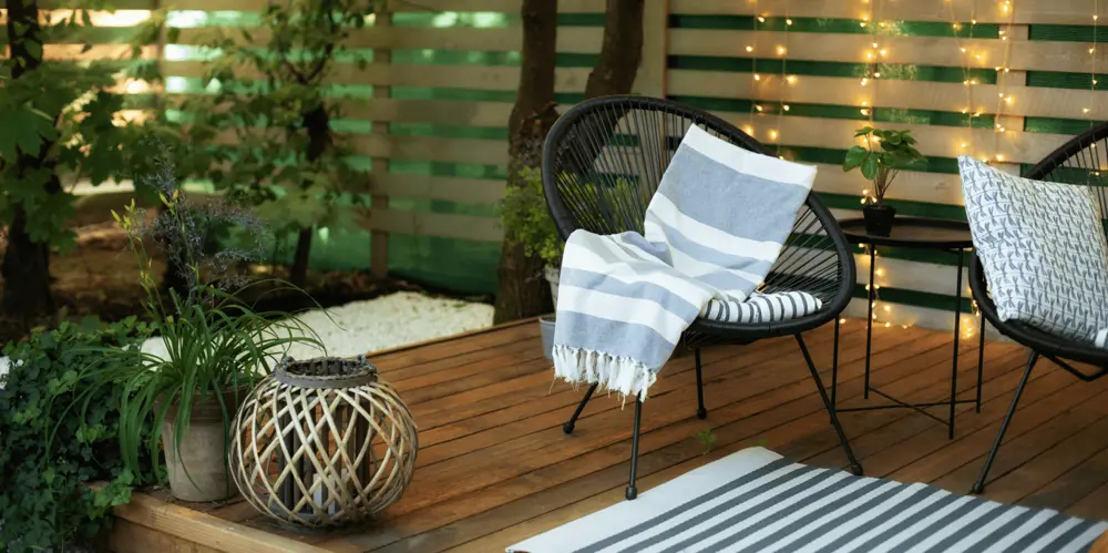 Зона отдыха на веранде.