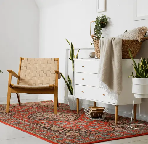 Ковры с яркими узорами.