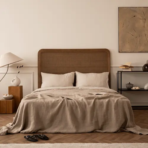 Спальня в бежевых оттенках.