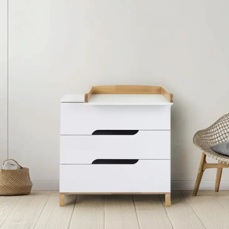 Комод с пеленальным столиком.