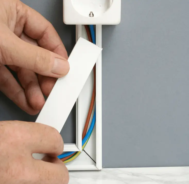 Кабель-канал для проводов.