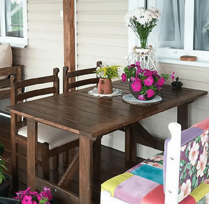 Стол на террасе.