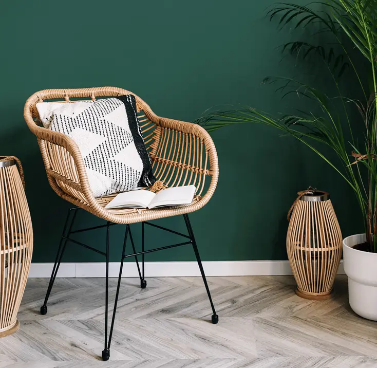 Баланс изумрудного и чёрного.