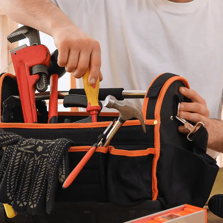 Используйте сумки, чехлы, органайзеры, чтобы хранить острые инструменты.