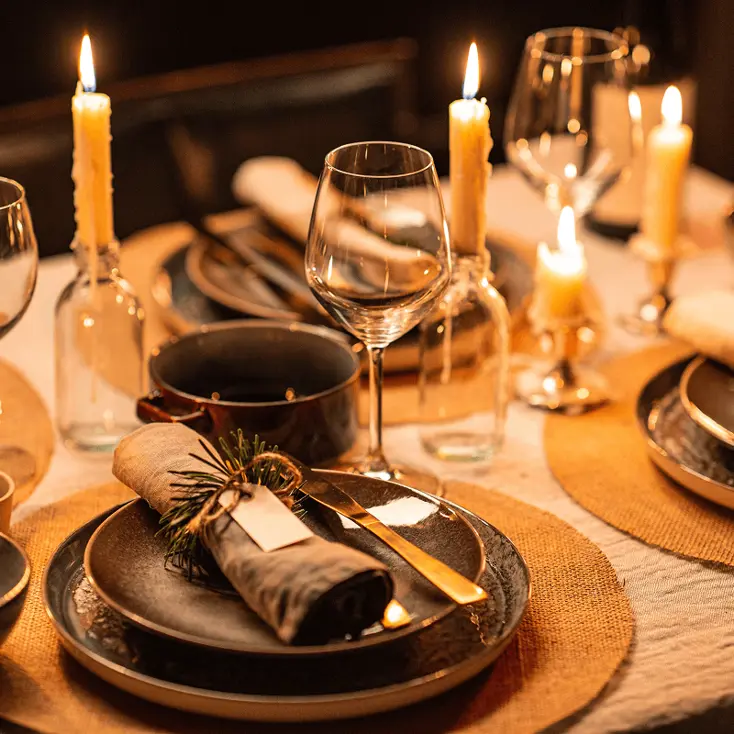 Тёплый свет для новогоднего стола.