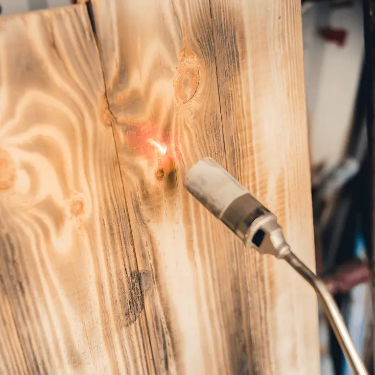 Обжиг досок.