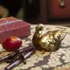 Статуэтка из мрамора Bogacho Курочка бронзовая
