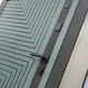 Входная дверь Labirintdoors Кредор левый 205x96см цвет серо-зеленый с патиной/бетон светлый с зеркалом ФЛЗ-1