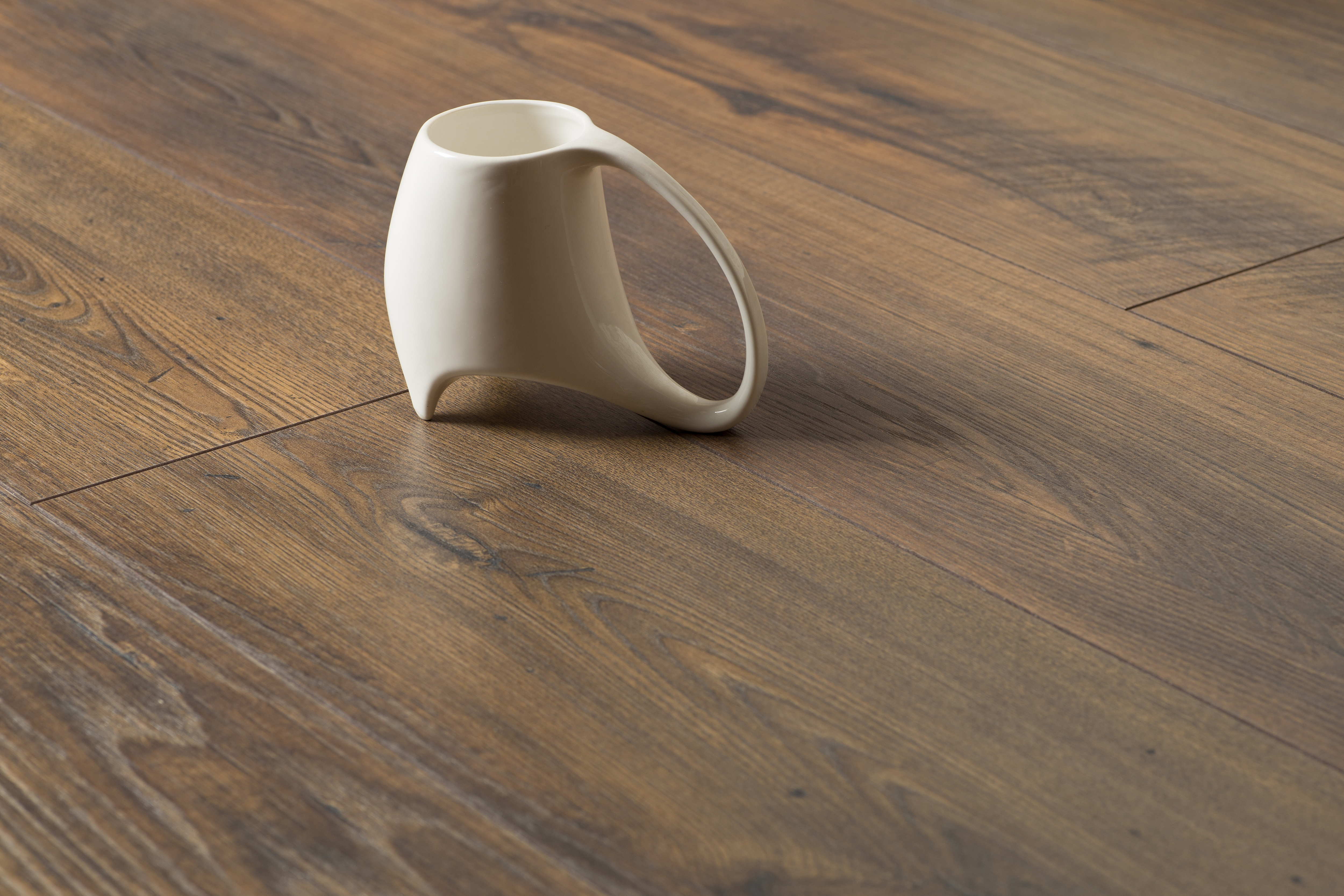 Изображение товара Ламинат Kronopol Vision Aurum Leonardo Oak 33 класс 8 мм с фаской 2.13 м2