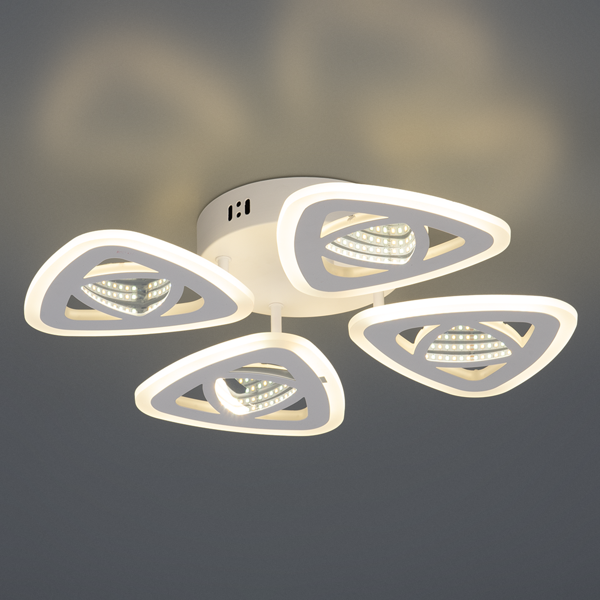 Изображение товара Люстра потолочная светодиодная Jlight Gera с пультом управления 10 м²