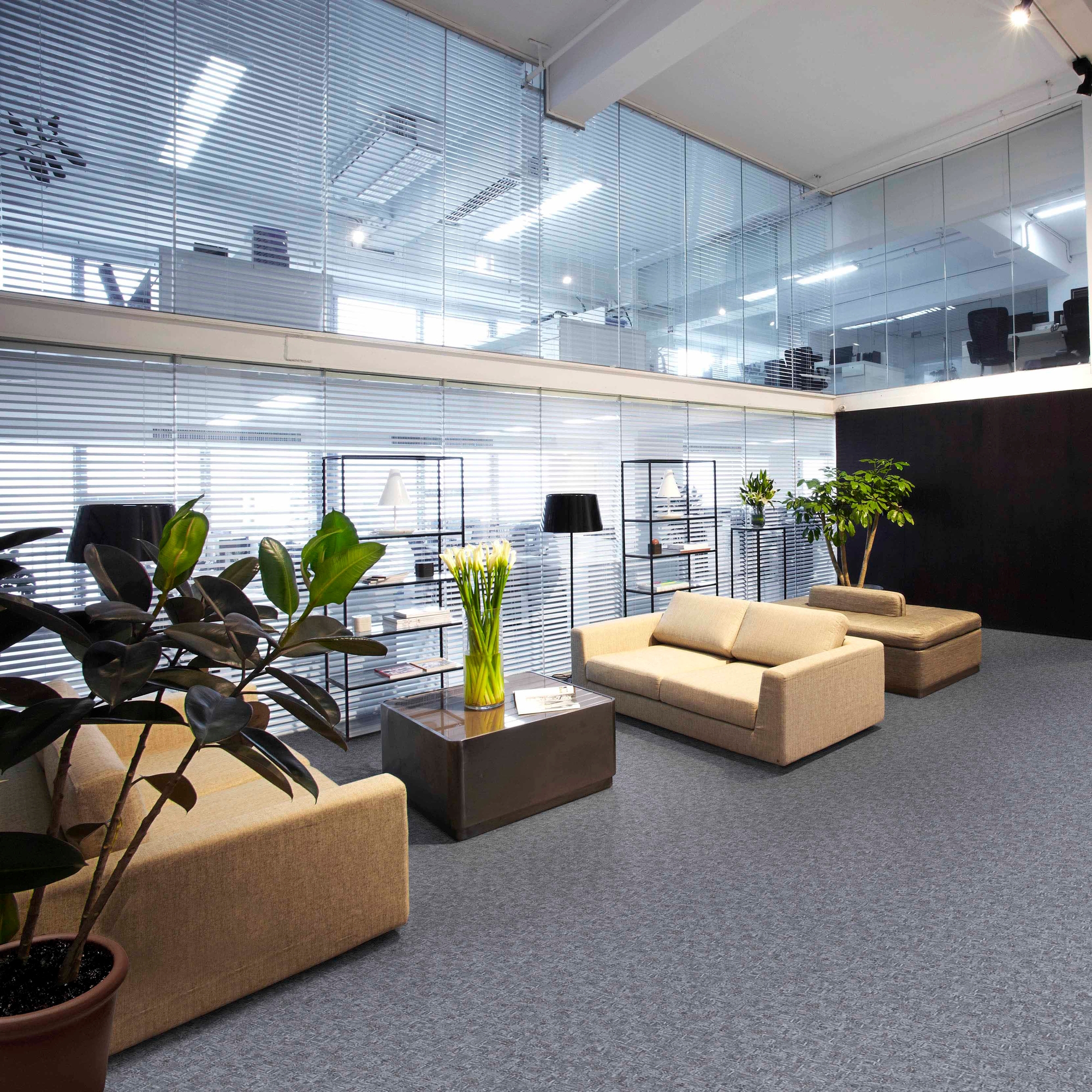 Изображение товара Линолеум Стронг Плюс Фреско 42 класс 3 м с мраморным рисунком