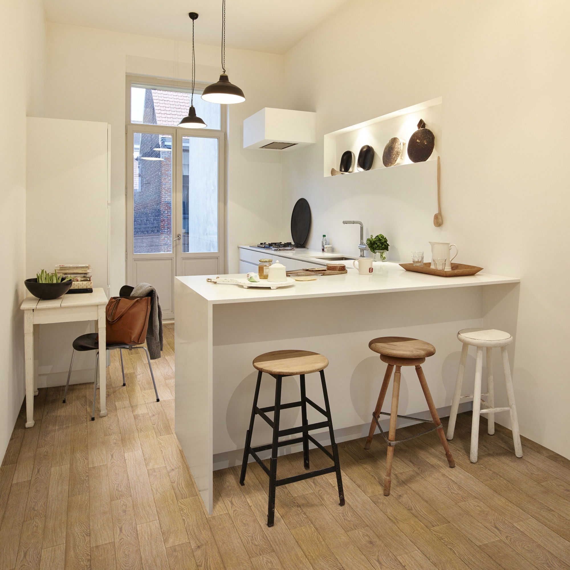 Изображение товара Линолеум Стронг Плюс Дуб Ванильный 42 класс 3.5 м полукоммерческий ПВХ