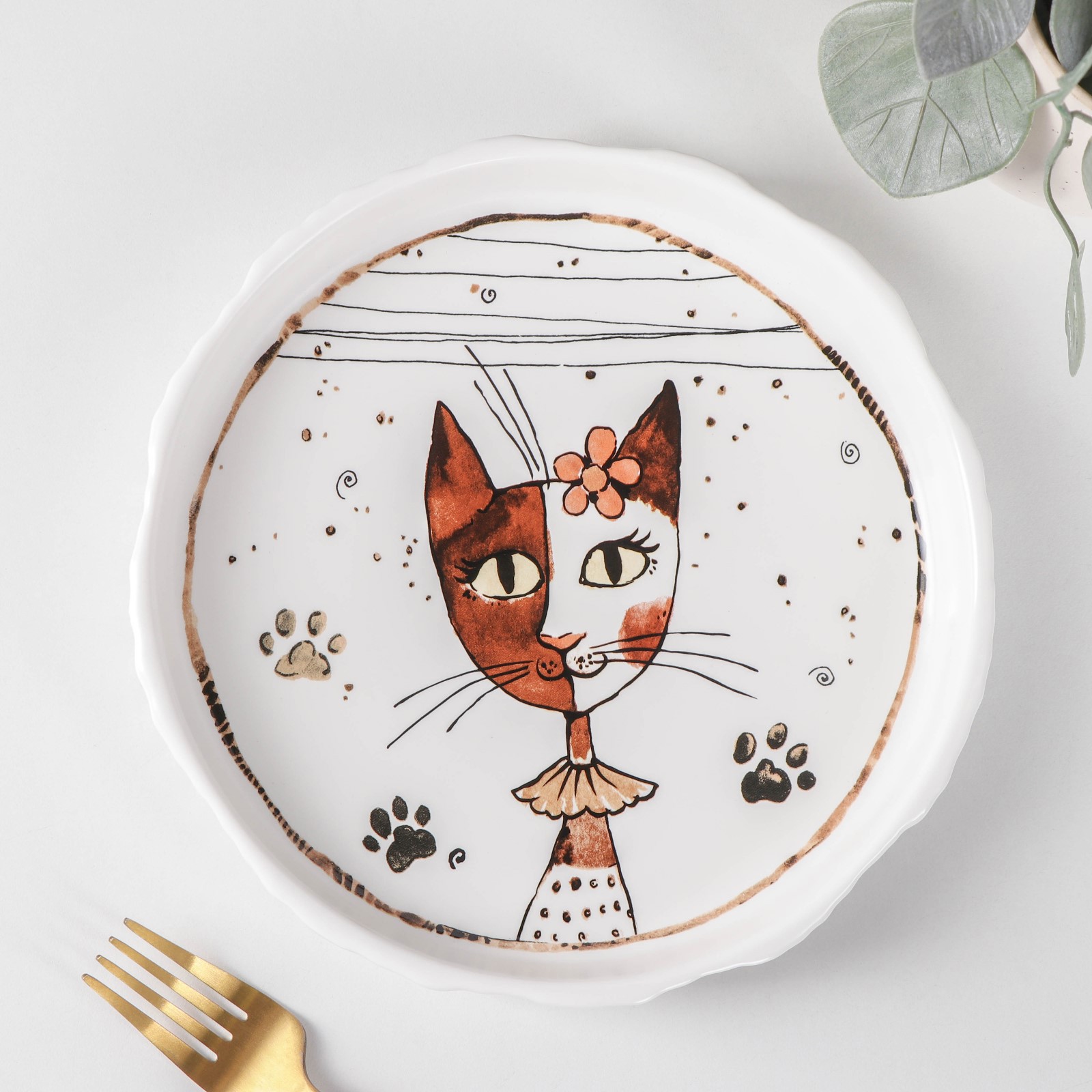 Изображение товара Тарелка обеденная ДОЛЯНА Коты-аристократы d21.5 см