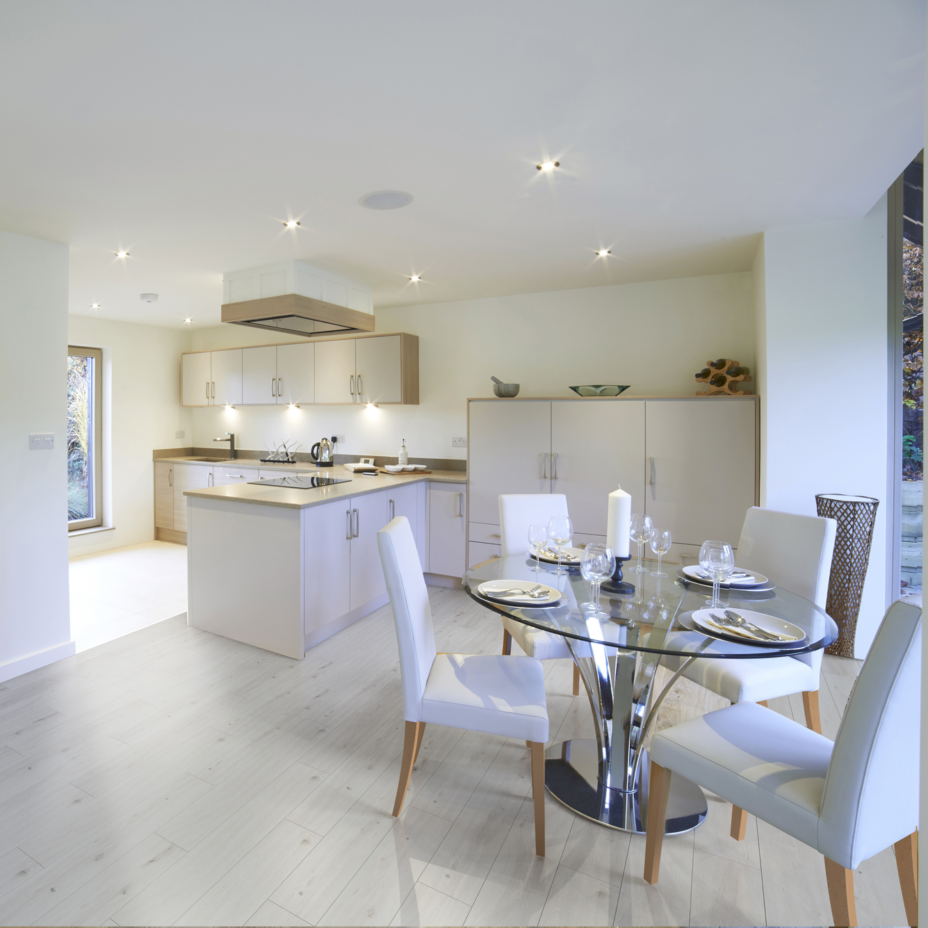 Изображение товара Ламинат Дуб Дорадо 33 класс 8 мм с фаской 2.176 м² Германия