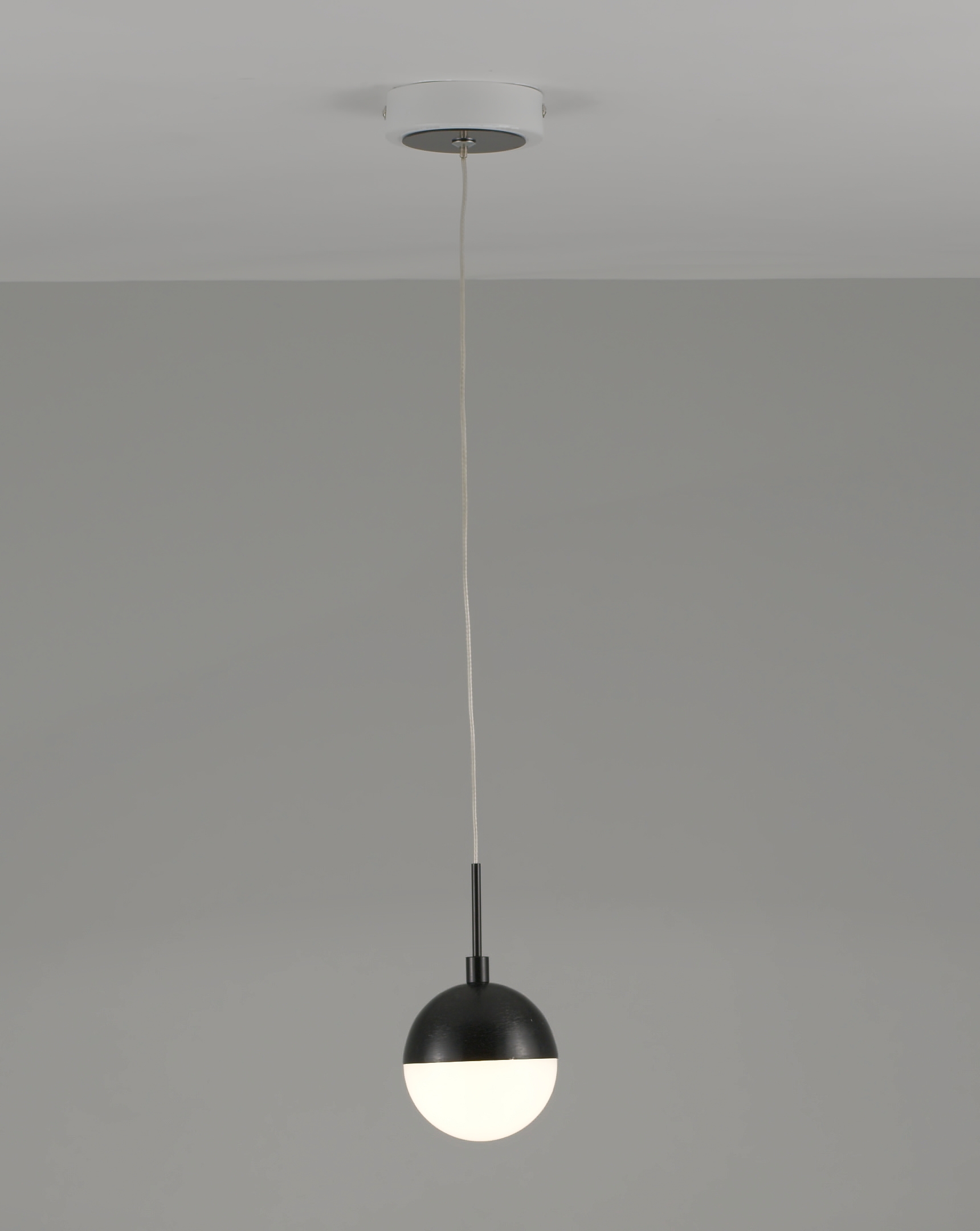 Изображение товара Светильник подвесной светодиодный MODERLI Renata 1 лампа 2 м² цвет черный