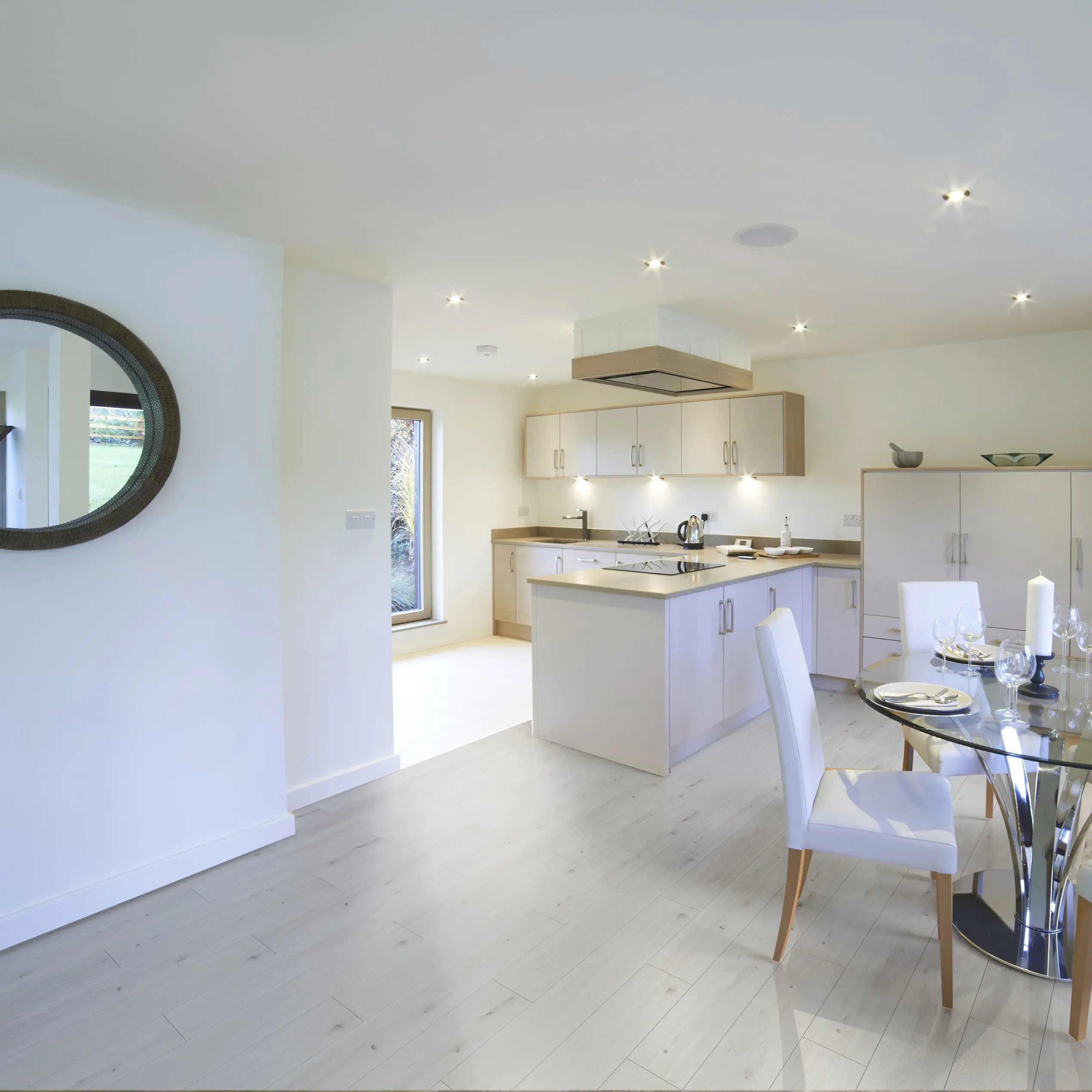 Ламинат «Дуб Дорадо» водостойкость 48 часов 33 класс, толщина 8 мм, с фаской 2.158 м²