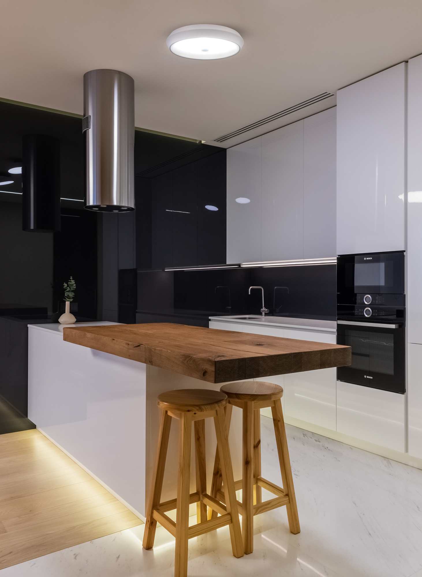 Изображение товара Современная LED люстра FREYA FR10012CL-L24W с RGB диммированием для низких потолков