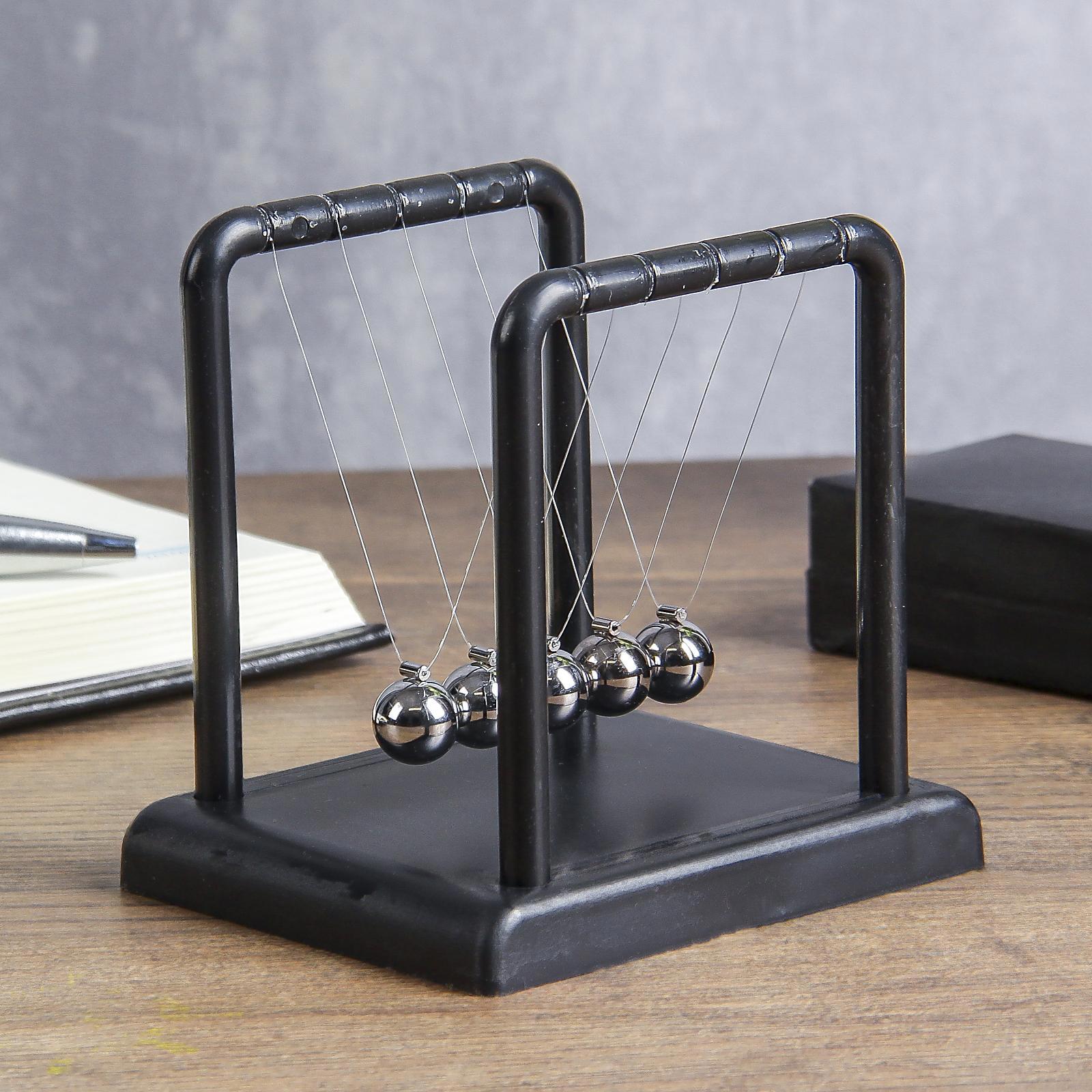 Изображение товара Маятник "Антистресс" чёрный 7.5x8.8x9 см