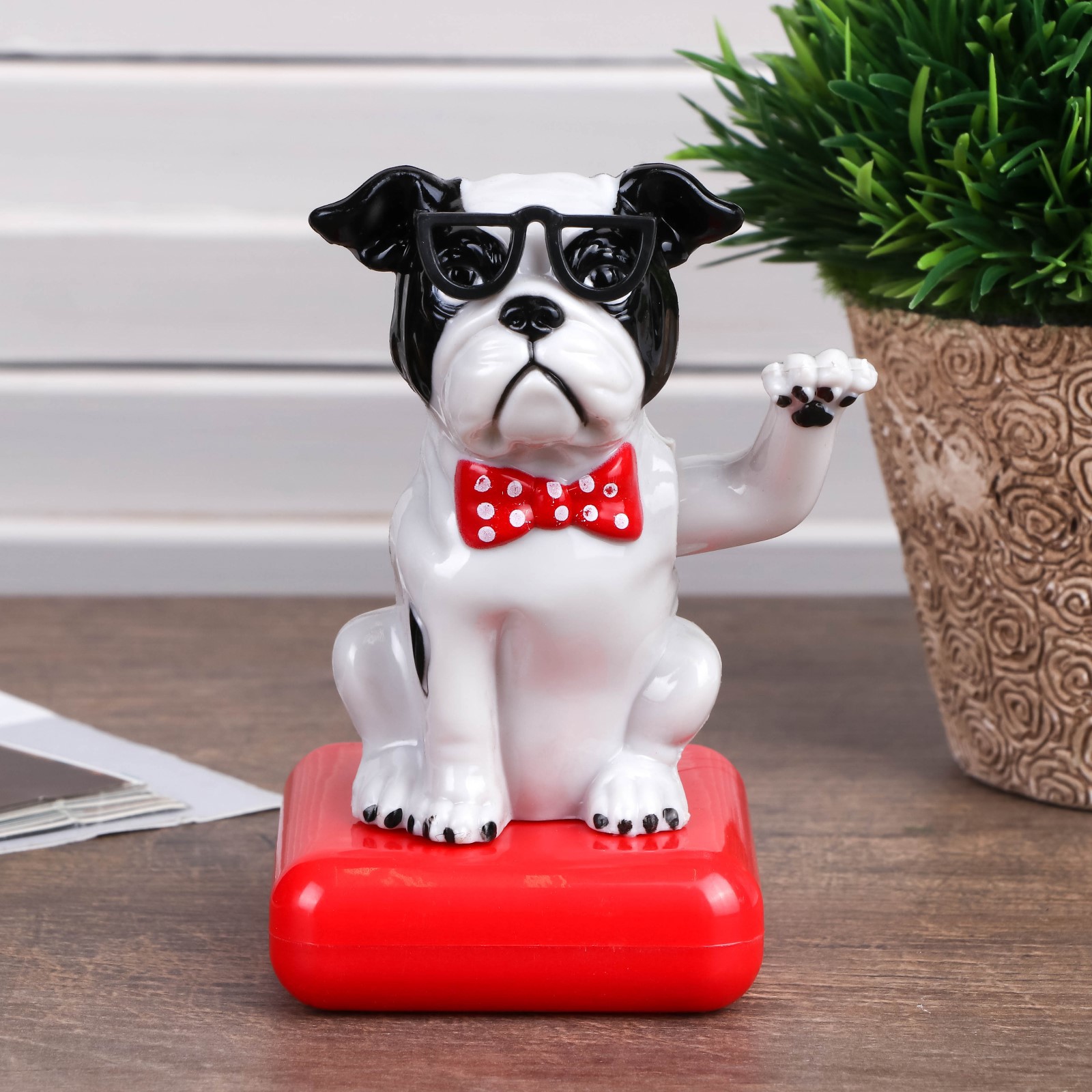 Изображение товара Маятник "Бульдог в очках" 10x6x7 см