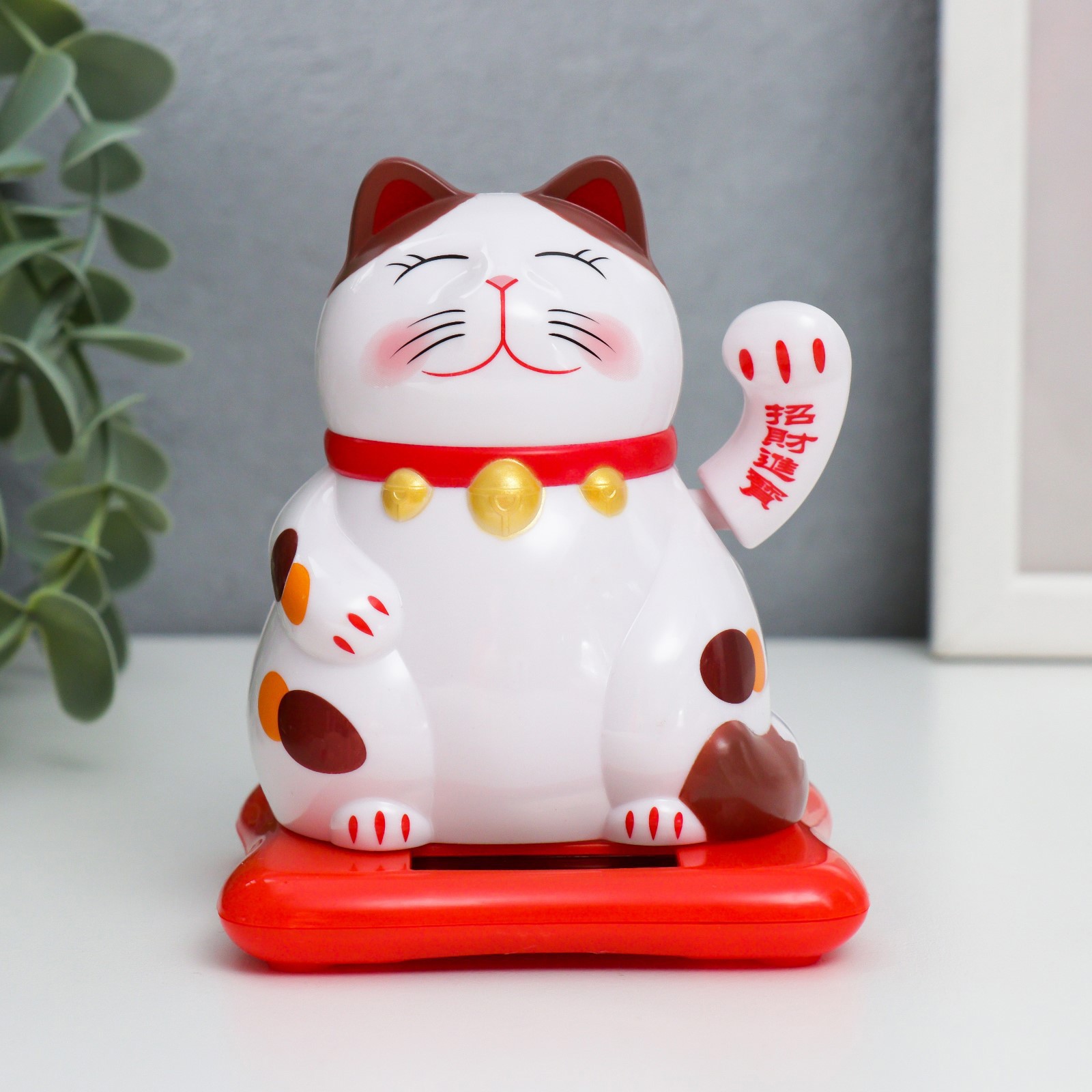 Изображение товара Маятник "Кот манэки-нэко" пятнистый 9.5x10x9.5 см