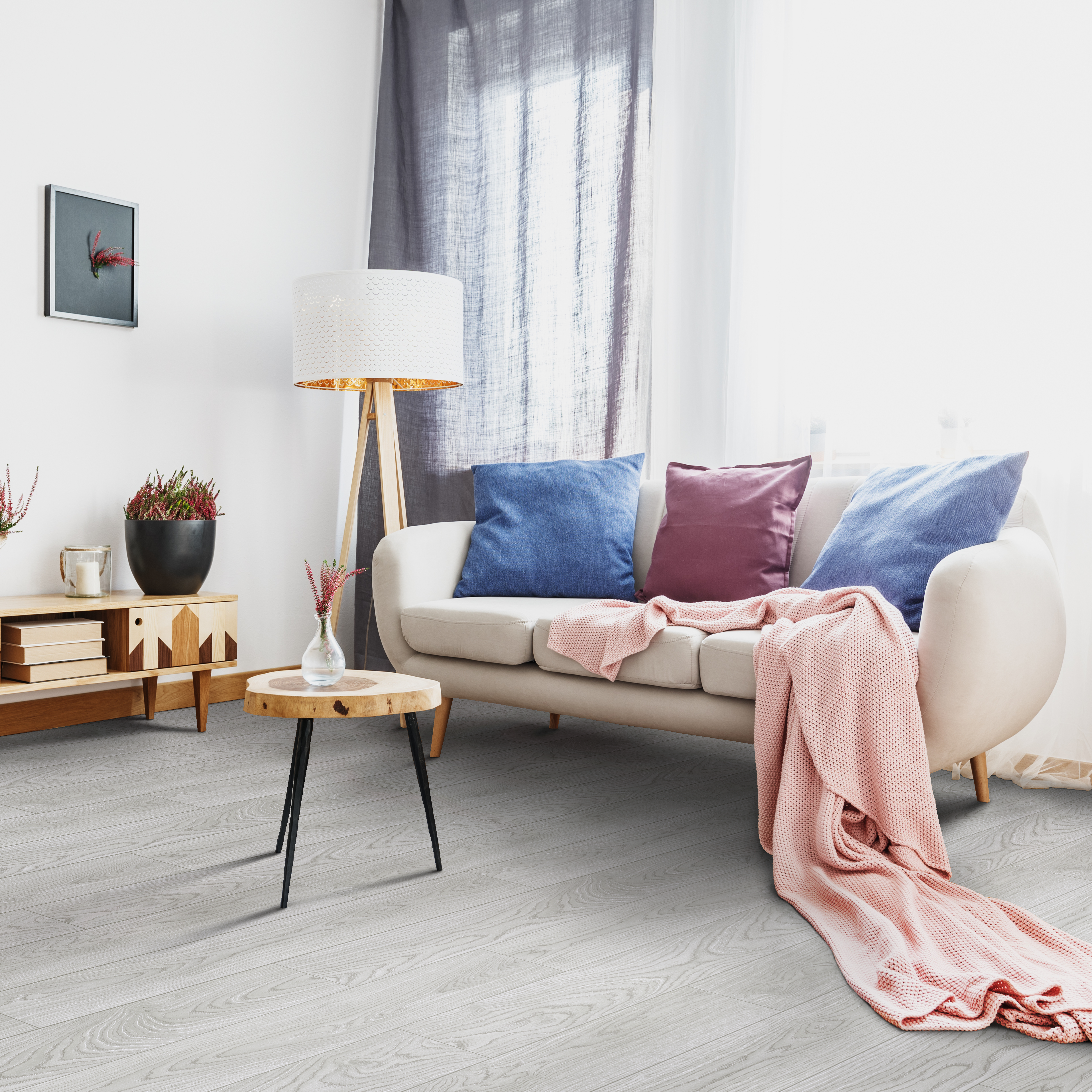 Изображение товара Линолеум Дуб зубчатый белый 32 класс, ширина 3.5 м, экологичный, Полиэстер