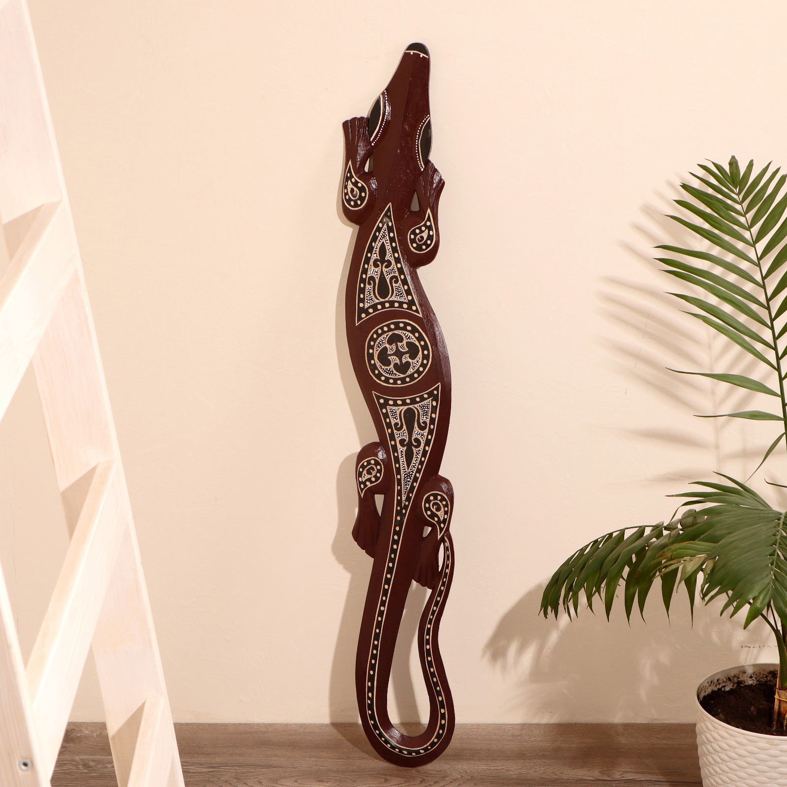 Изображение товара Панно настенное Геккон коричневый с узором — дерево 1.5x15x100 см