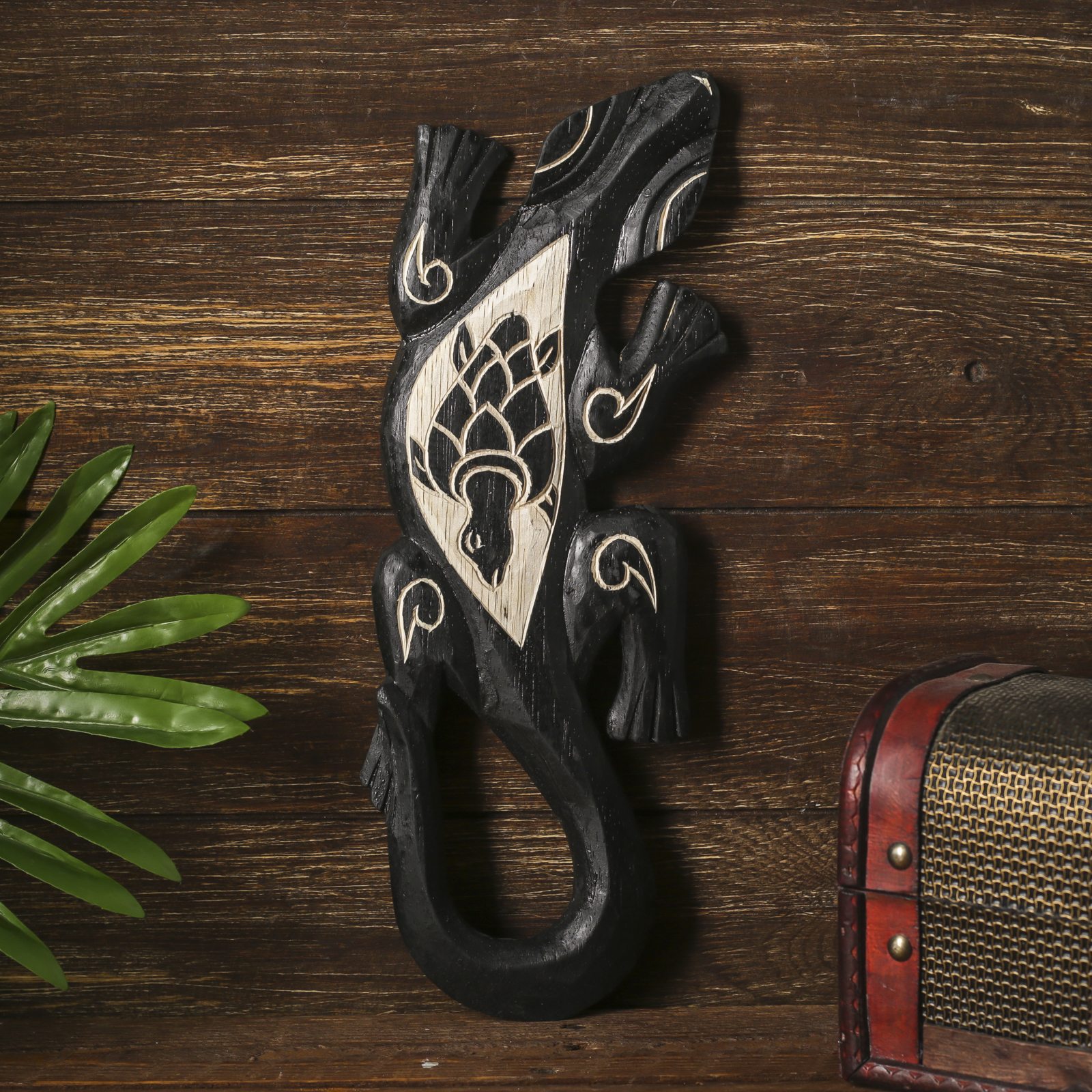 Изображение товара Панно настенное "Геккон черный с черепашкой" 1x11x30 см