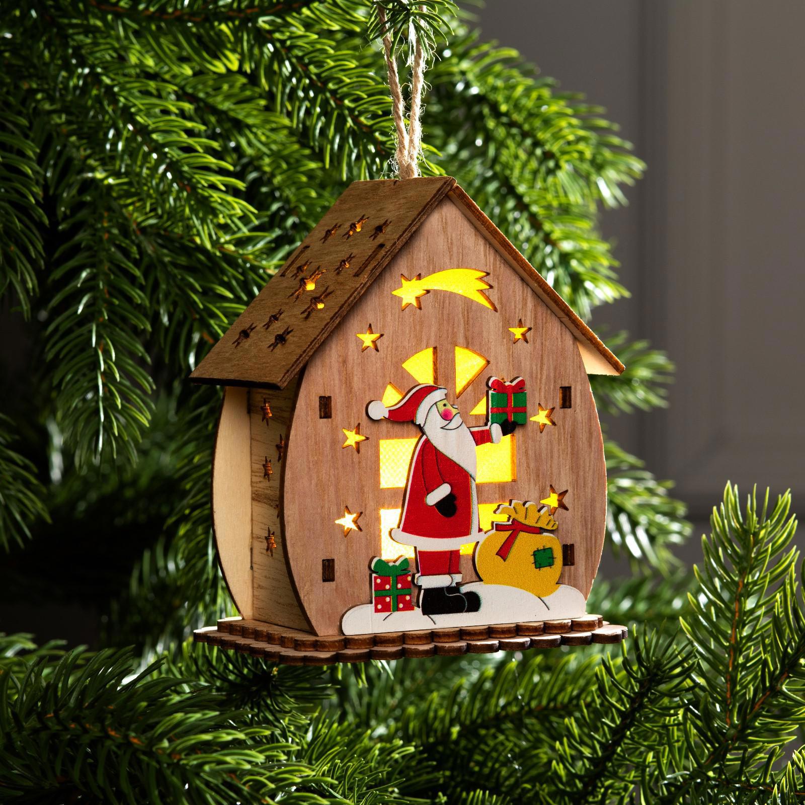 Изображение товара Елочная игрушка Домик с дедом морозом с подарками Luazon lighting 6117296 9 см х 6 см бежевый