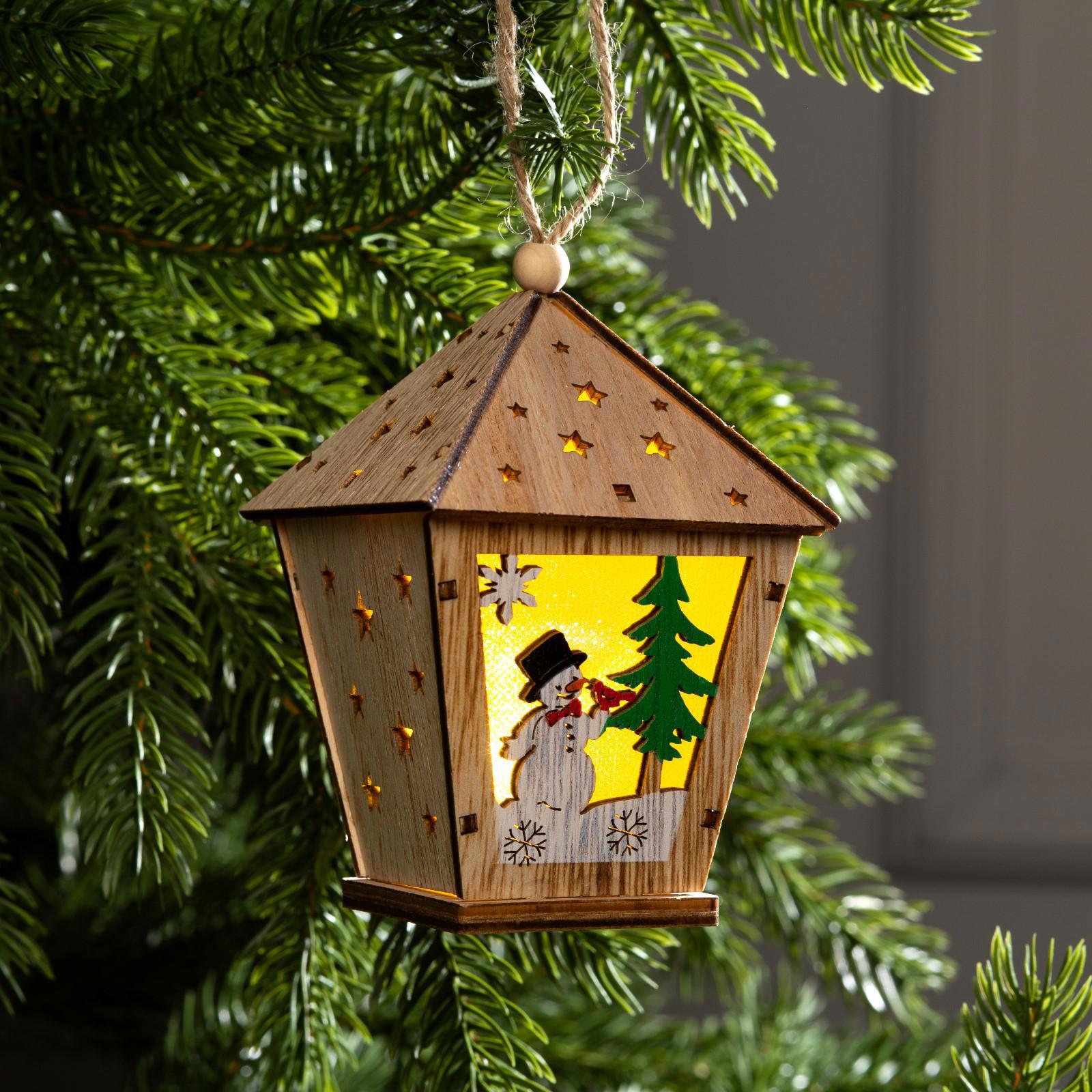 Изображение товара Елочная игрушка Фонарь со снеговиком Luazon Lighting 8х8 см бежевый светящаяся декоративная игрушка