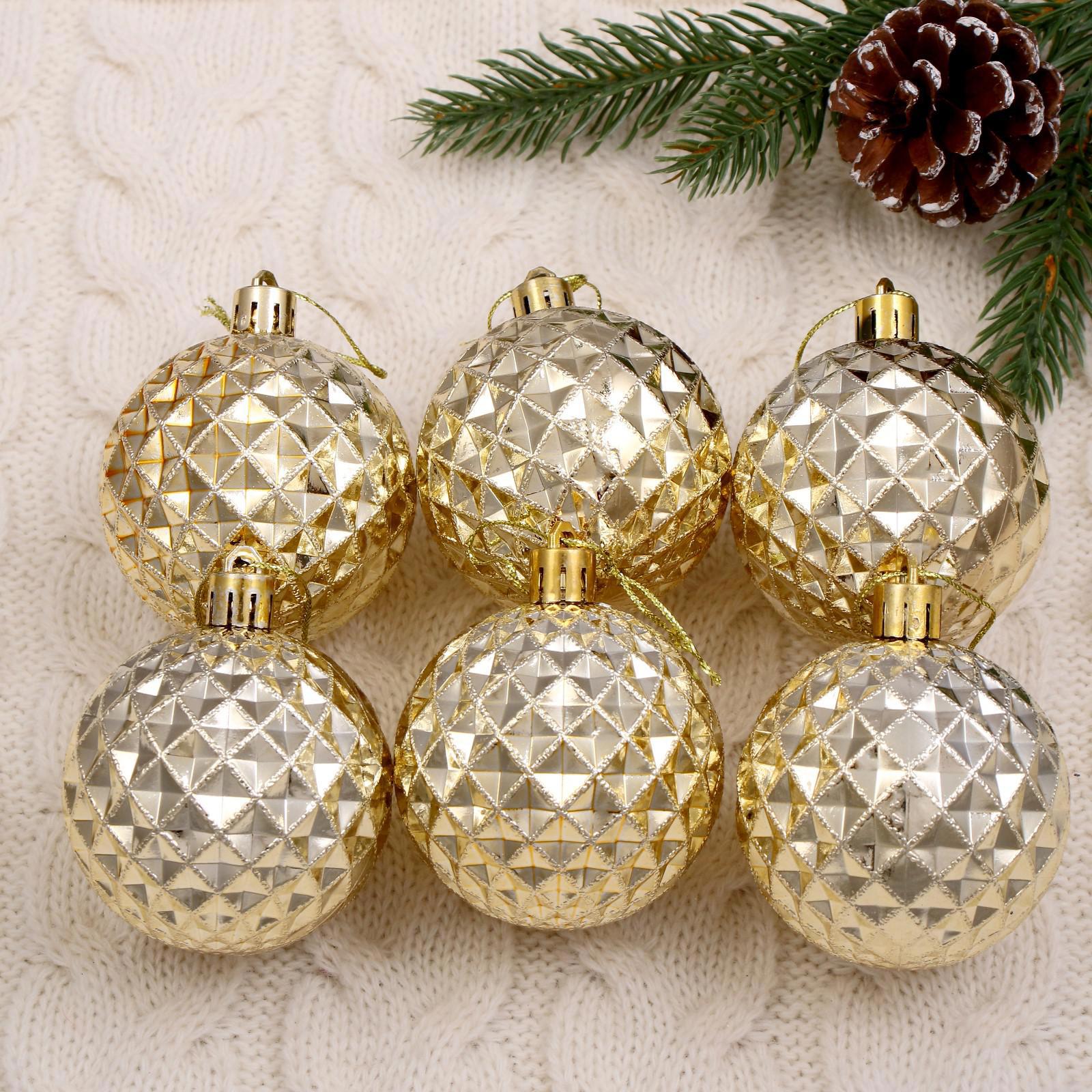 Изображение товара Набор елочных шаров Зимнее волшебство 6 шт объемная сеточка золотой диаметр 6 см праздничное украше