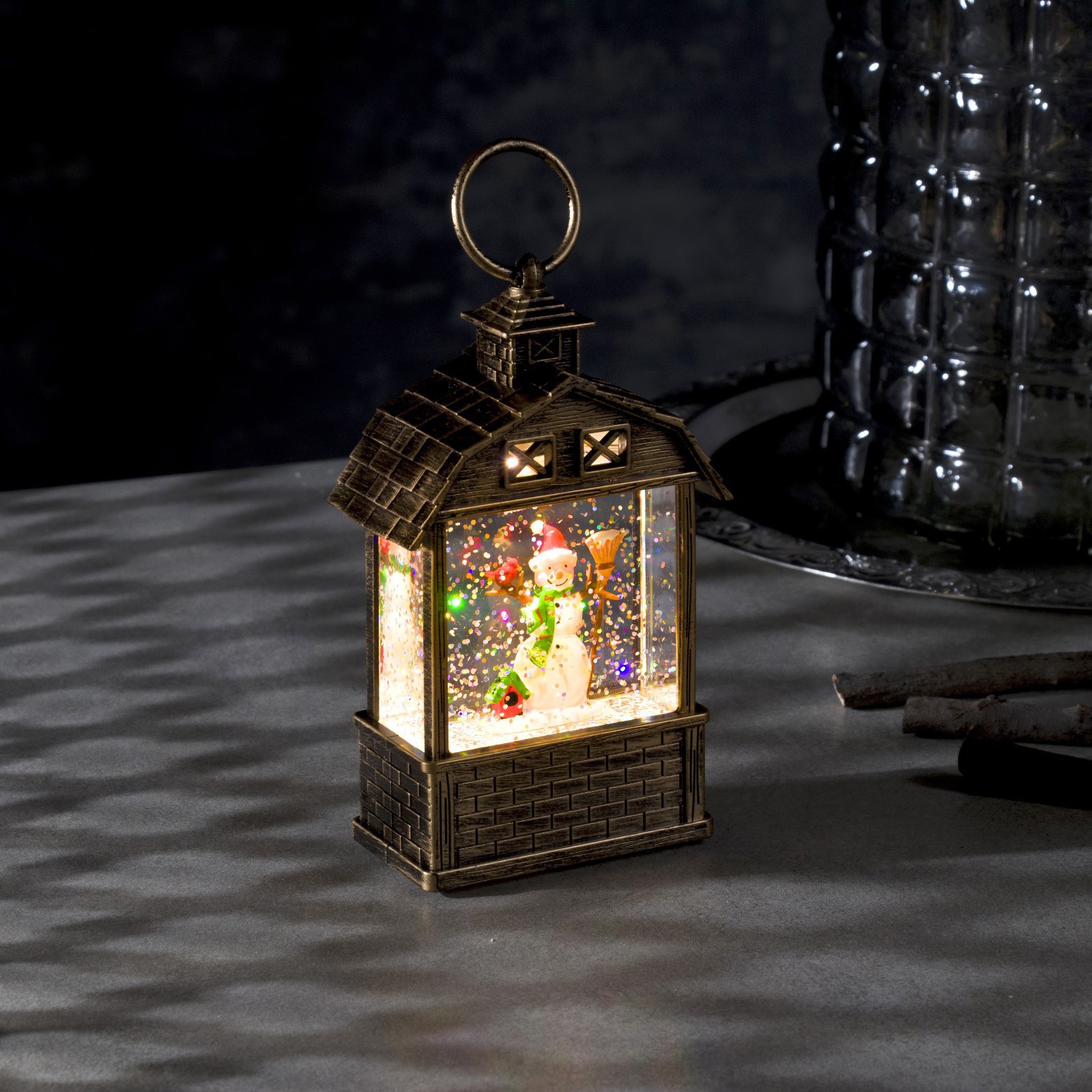 Изображение товара Светящаяся электрическая фигура фонарь со снеговиком 7.5x14x4.2 см пластиковая с батарейками