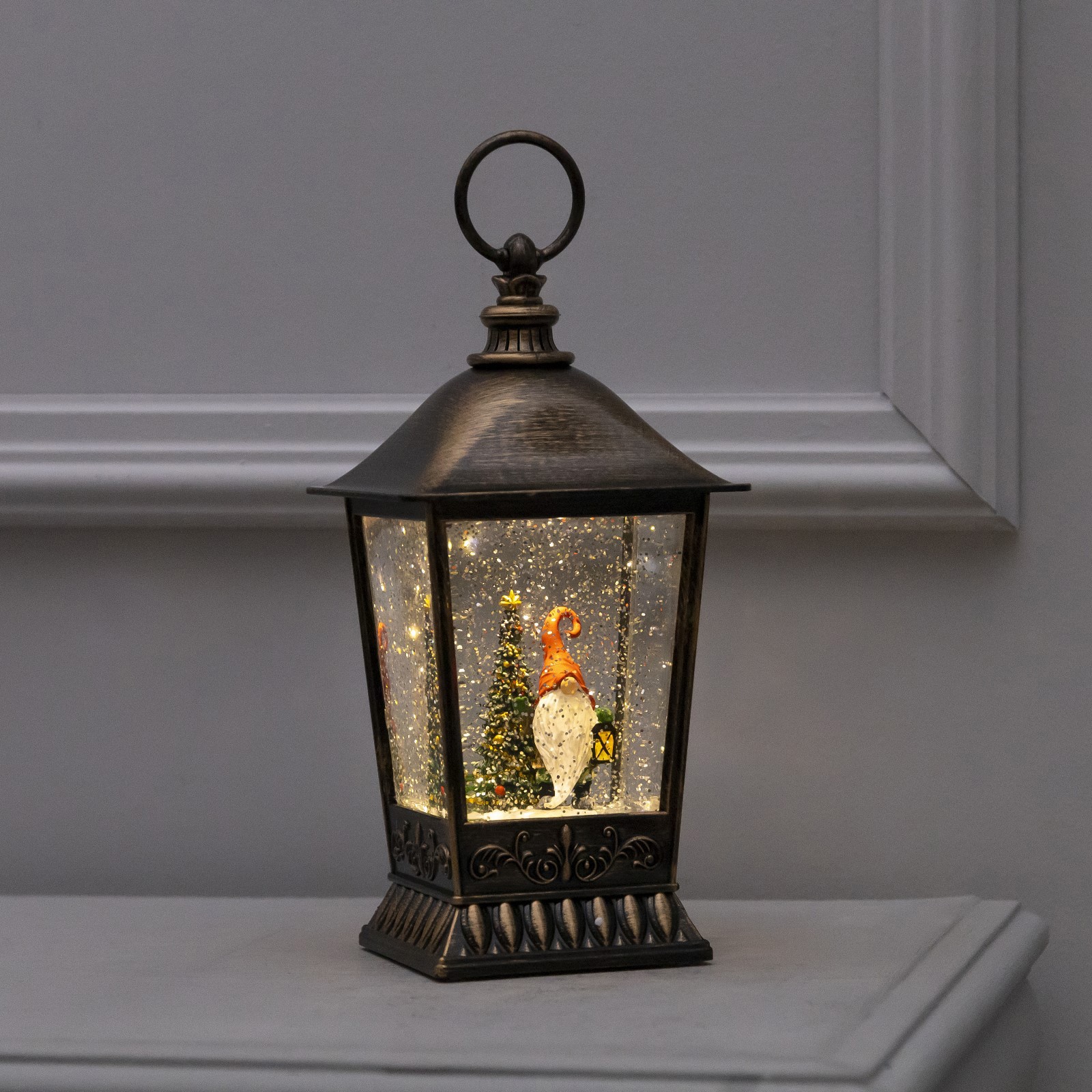 Изображение товара Светящаяся электрическая фигура фонарь с гномом 12x24x12 см светодиодная для дома и улицы