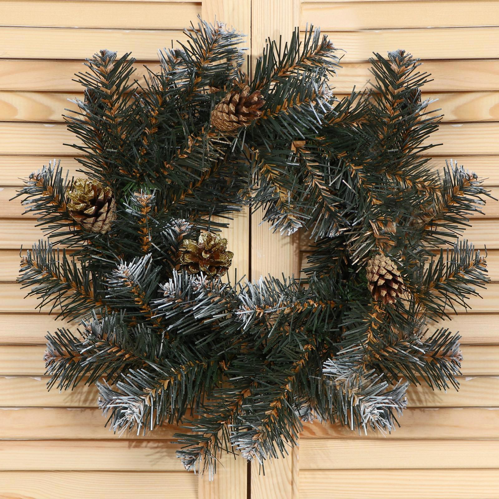 Изображение товара Рождественский венок Зимнее волшебство 35 см с шишками и декором для двери