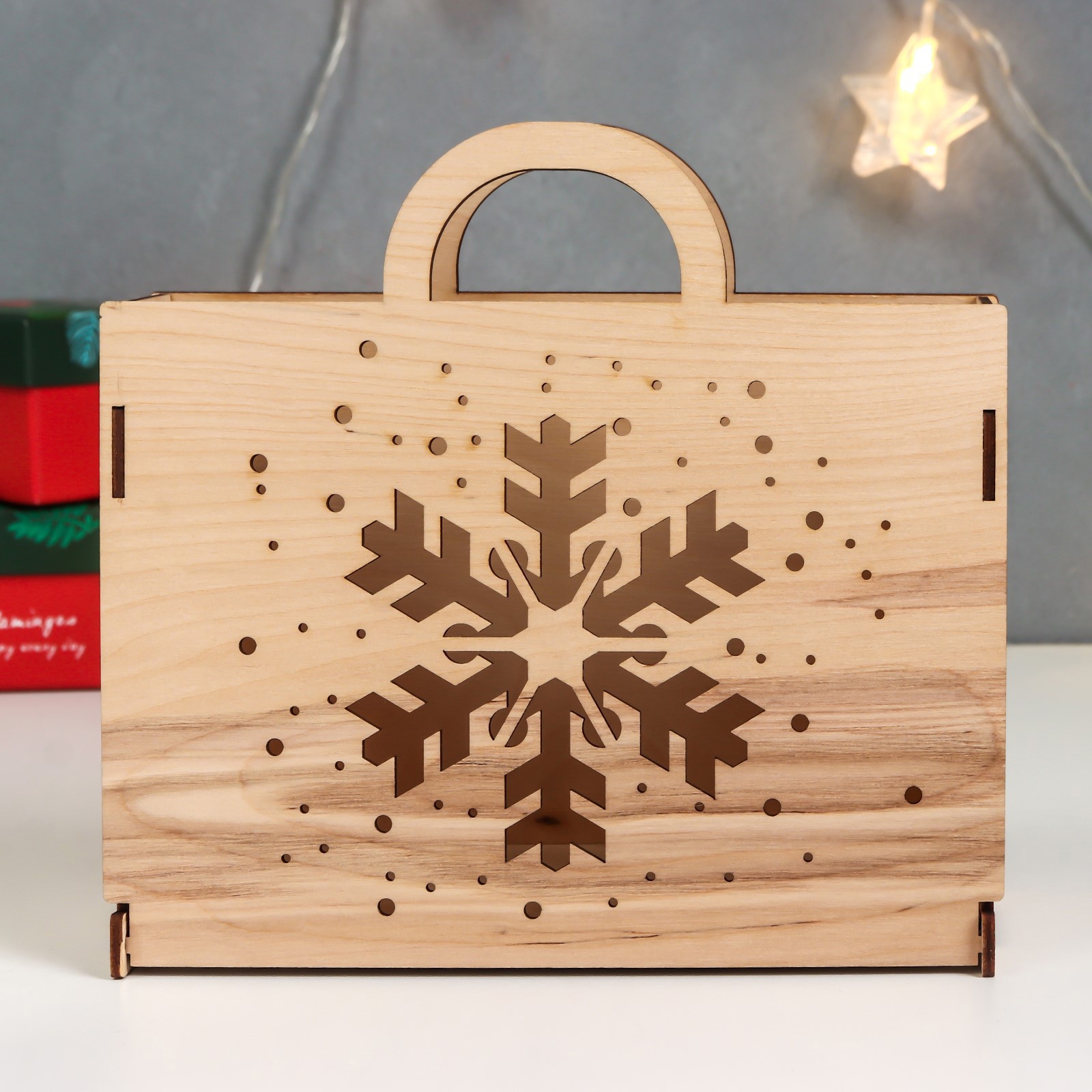 Изображение товара Шкатулка SIMALAND Снежинка 20,5x8x18,5 см