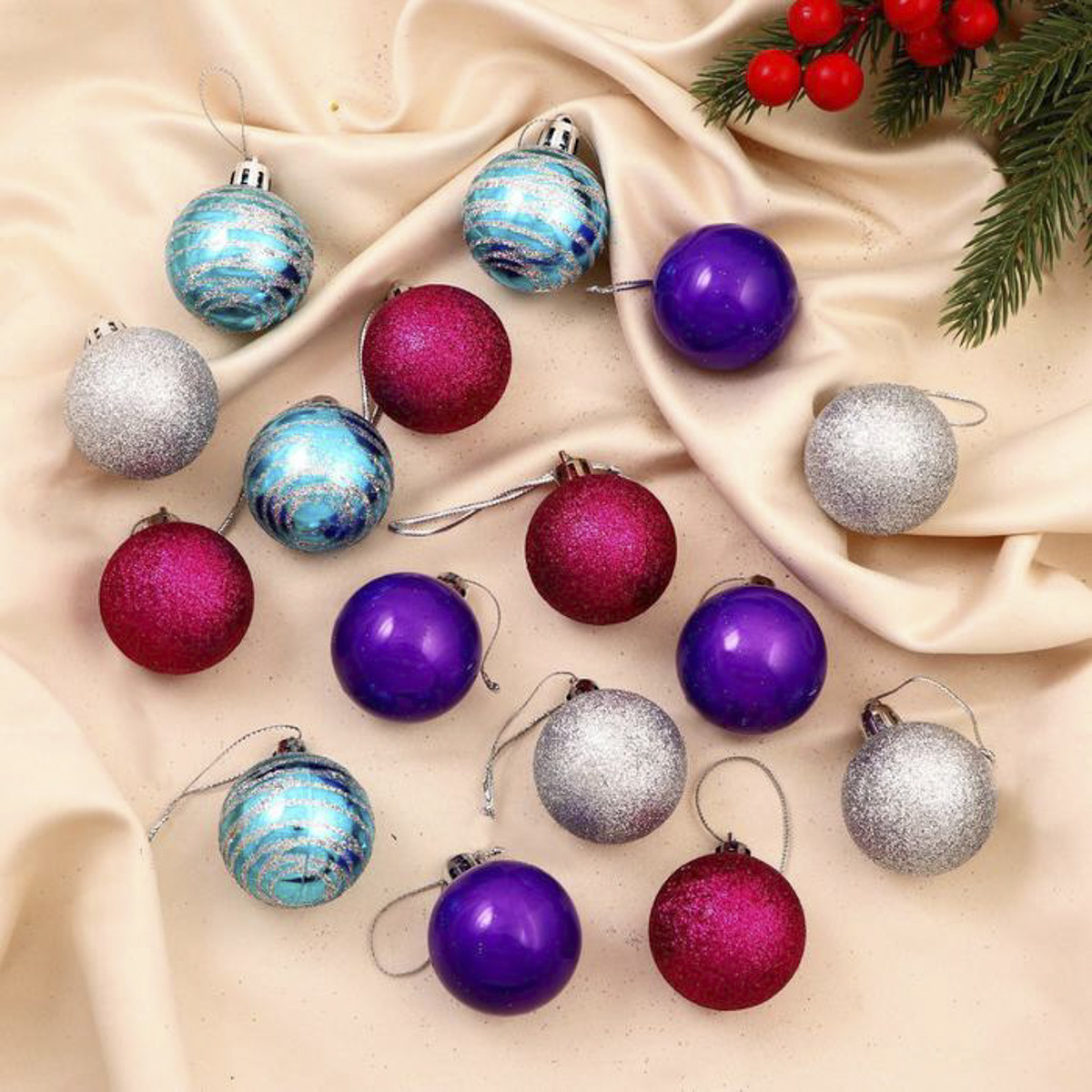 Изображение товара Набор елочных шаров Зимнее волшебство 16 шт пластиковые разноцветные Диаметр 4 см