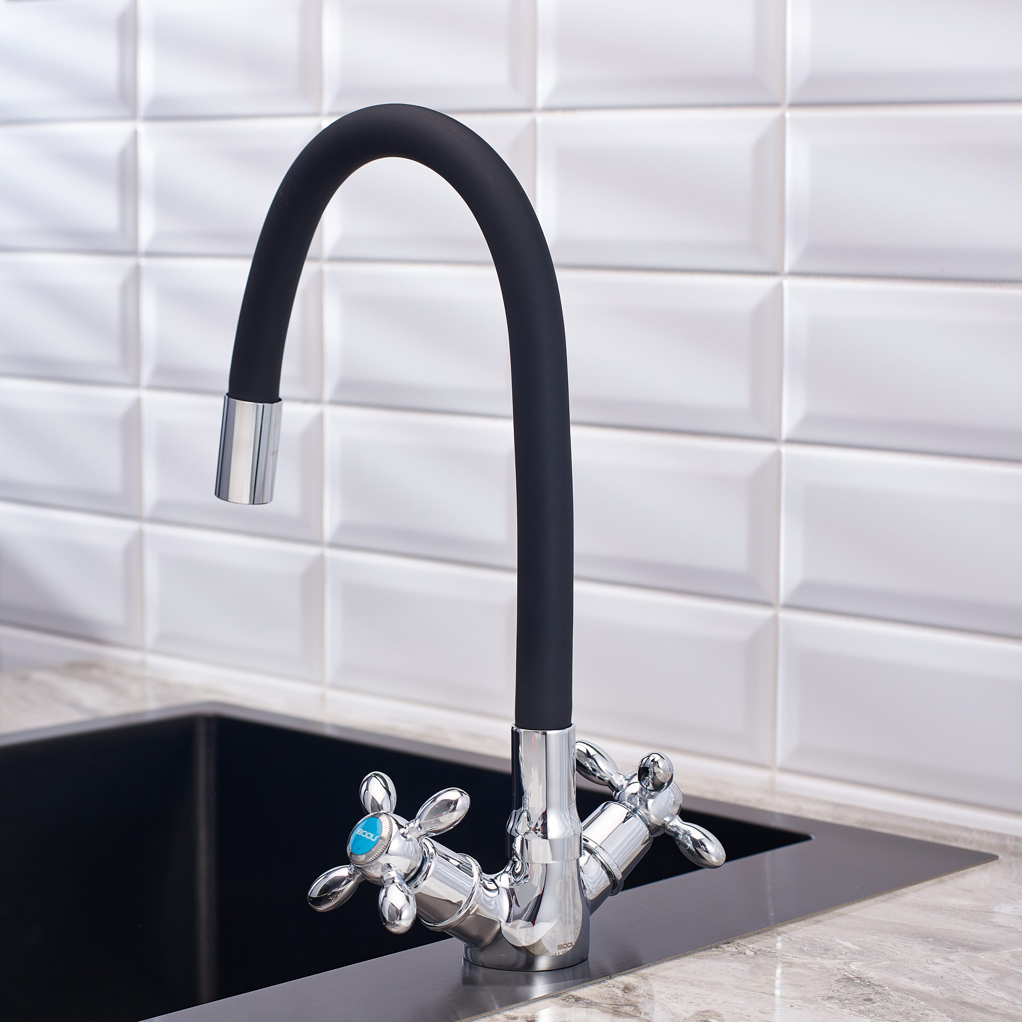 Изображение товара Двухвентильный смеситель Boou Ba5318-1f-e352a-b702 излив 30 см цвет хром