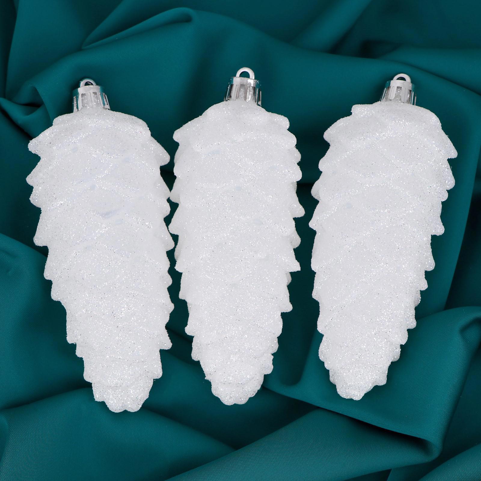 Изображение товара Набор елочных игрушек Шишка Зимнее волшебство 1307100 12 см х 4.5 см белый