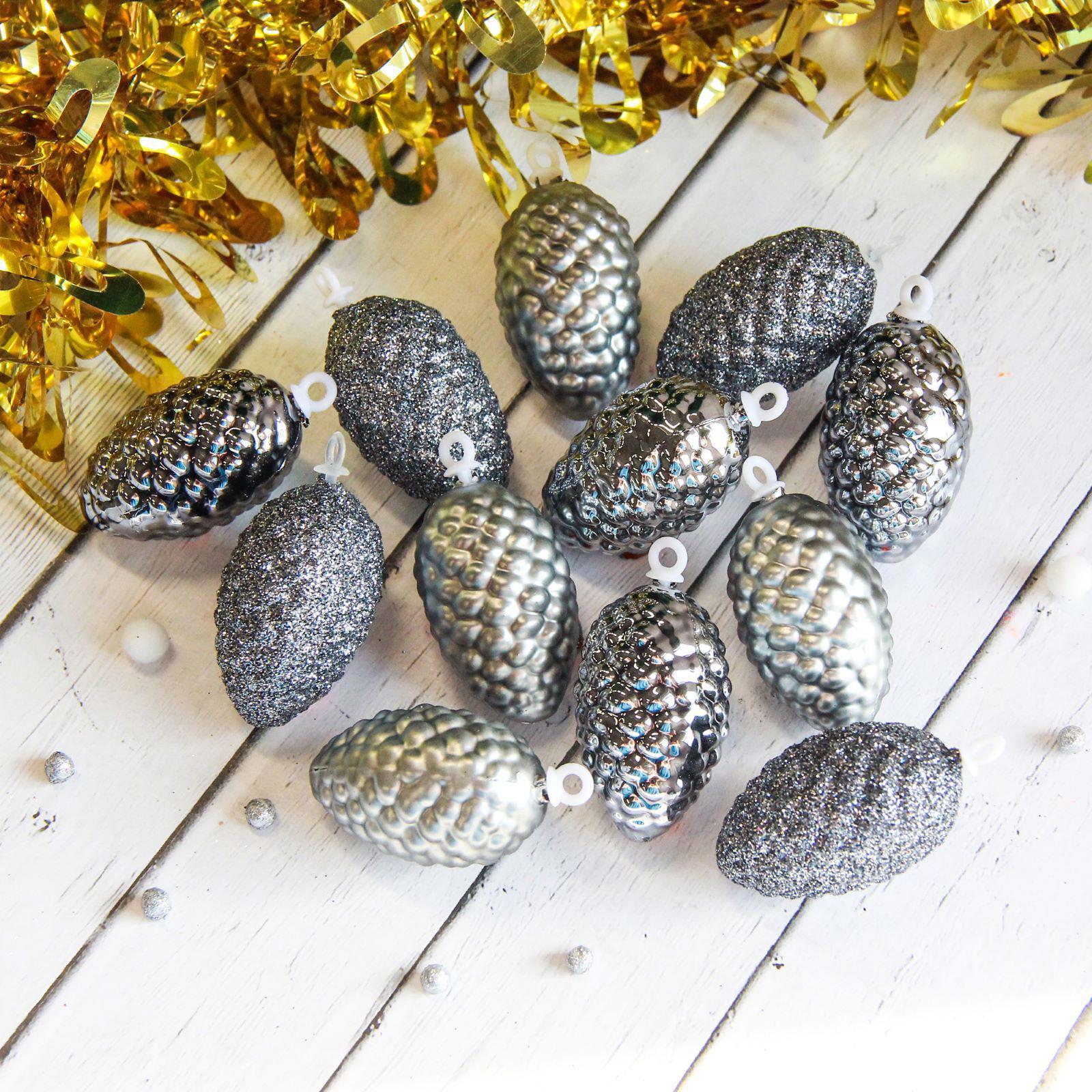 Изображение товара Набор елочных игрушек Шишки Зимнее волшебство 2122487 4 см х 2.5 см серый/серебристый