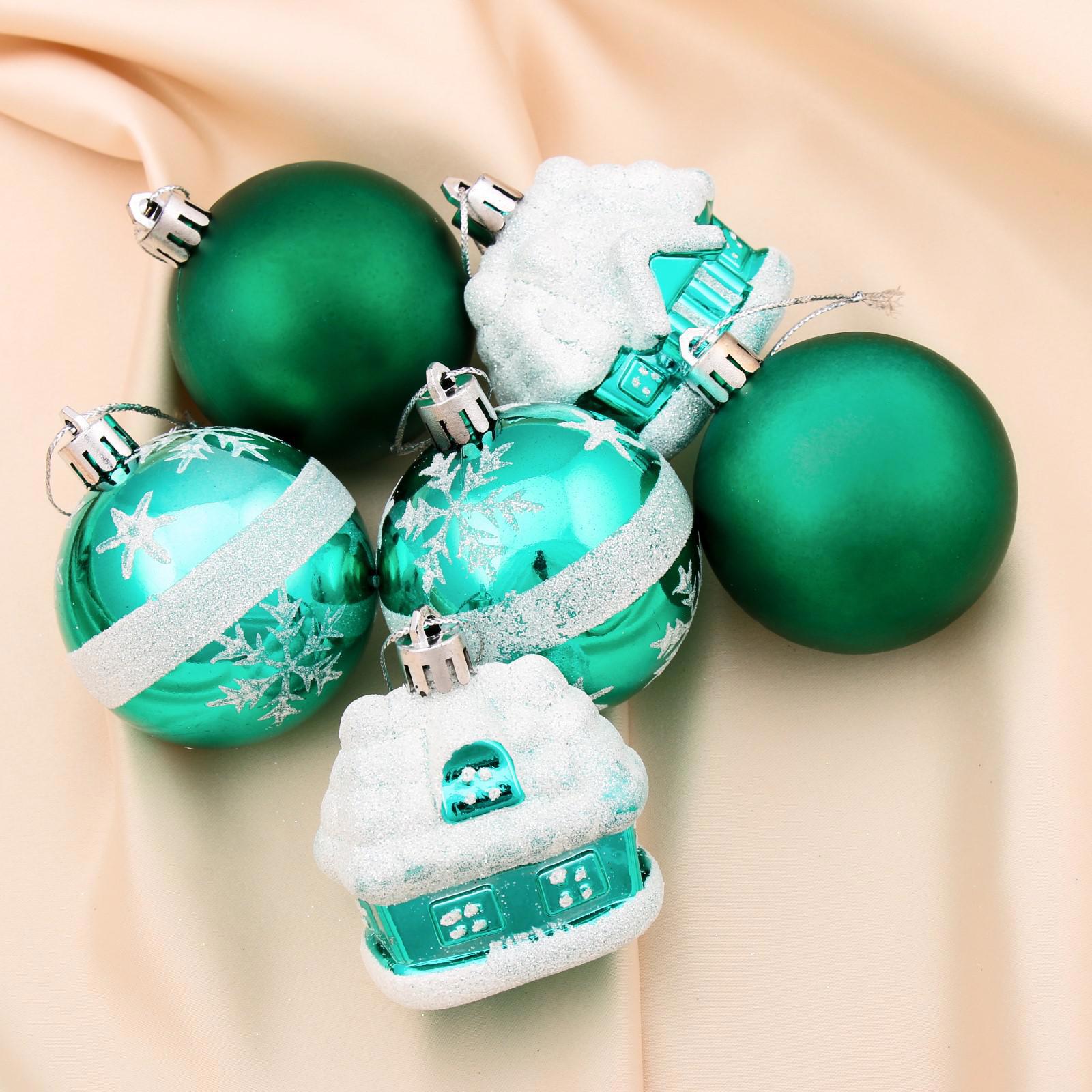 Изображение товара Набор елочных игрушек домик Зимнее волшебство 2131472 6 см х 6 см зеленый