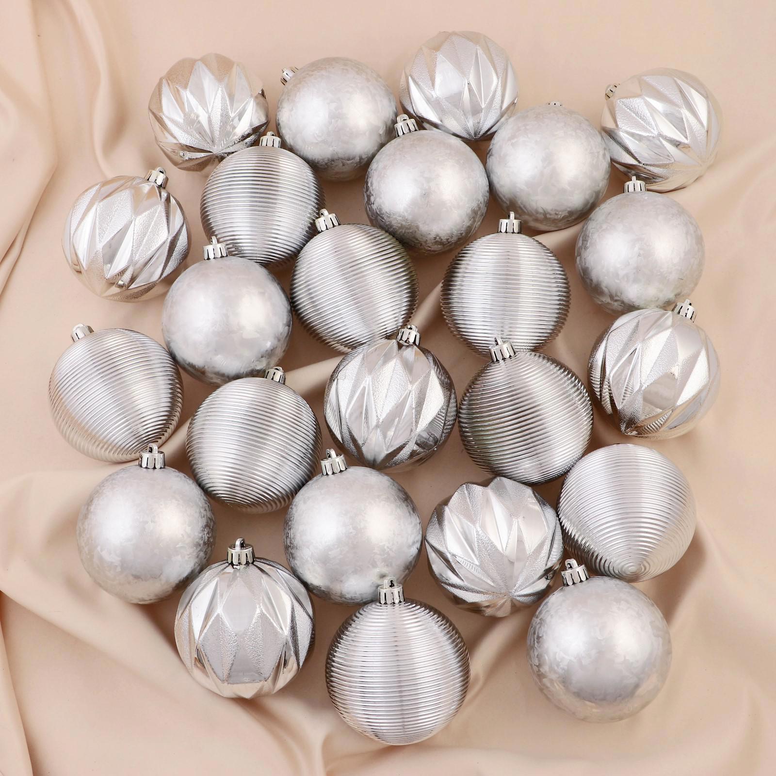 Изображение товара Набор елочных шаров Зимнее волшебство 4196375 Зимний шик 8 см пластик серый/серебристый 24 шт