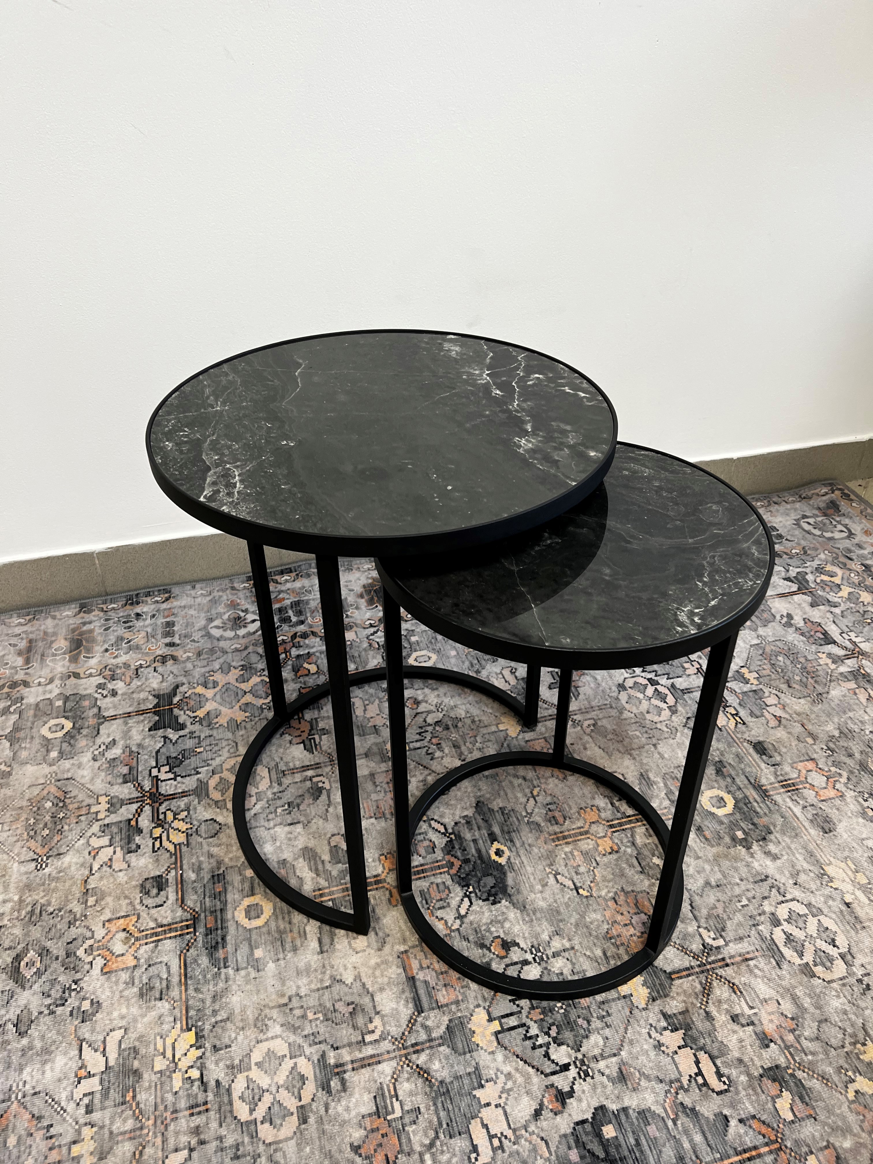 Изображение товара Комплект круглых журнальных столов из керамогранита BLACK 45 и 35 см вставной дизайн Россия