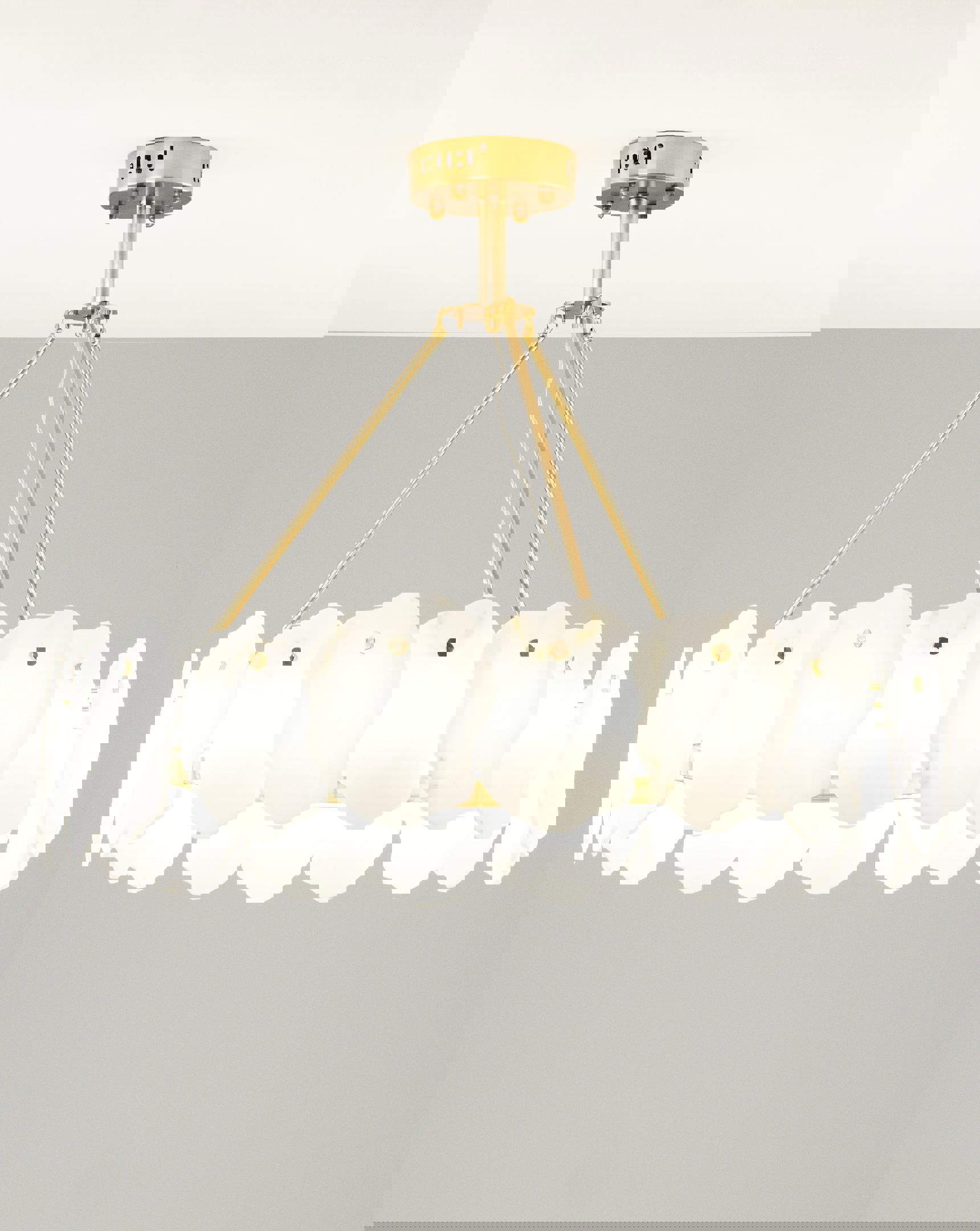 Изображение товара Люстра подвесная MODERLI V8091-PL Square с деревянными вставками в стиле модерн 80 Вт