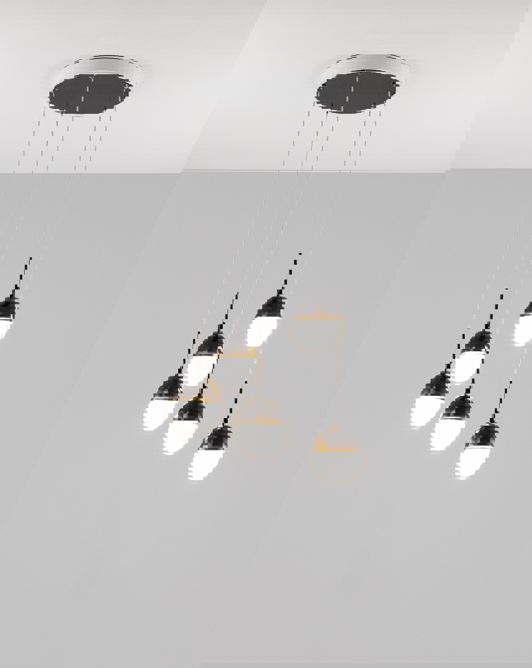 Изображение товара Светильник подвесной MODERLI Renata 5 ламп черный 8 м² современный дизайн